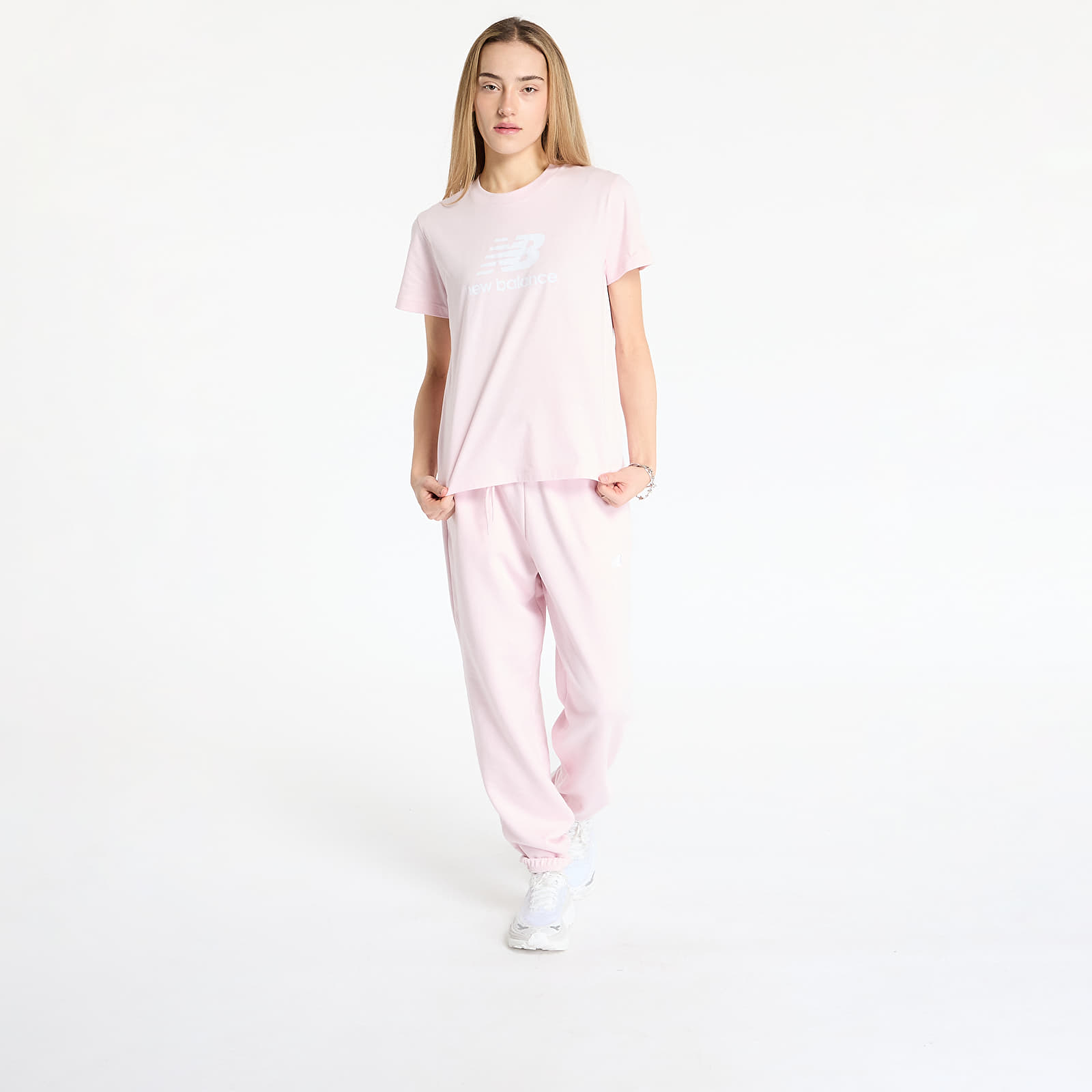 Trička New Balance Sport Essentials Jersey Lo Pink