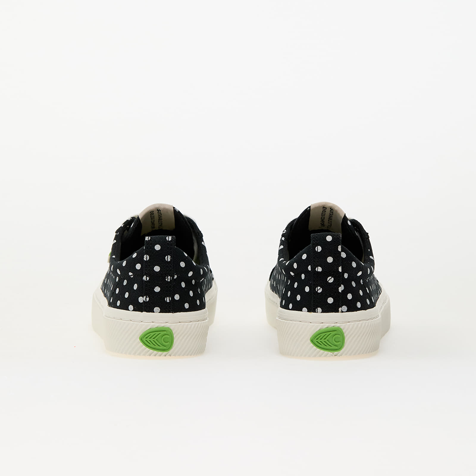 Joggesko og sko for menn Cariuma M Oca Low Black Polka Dots