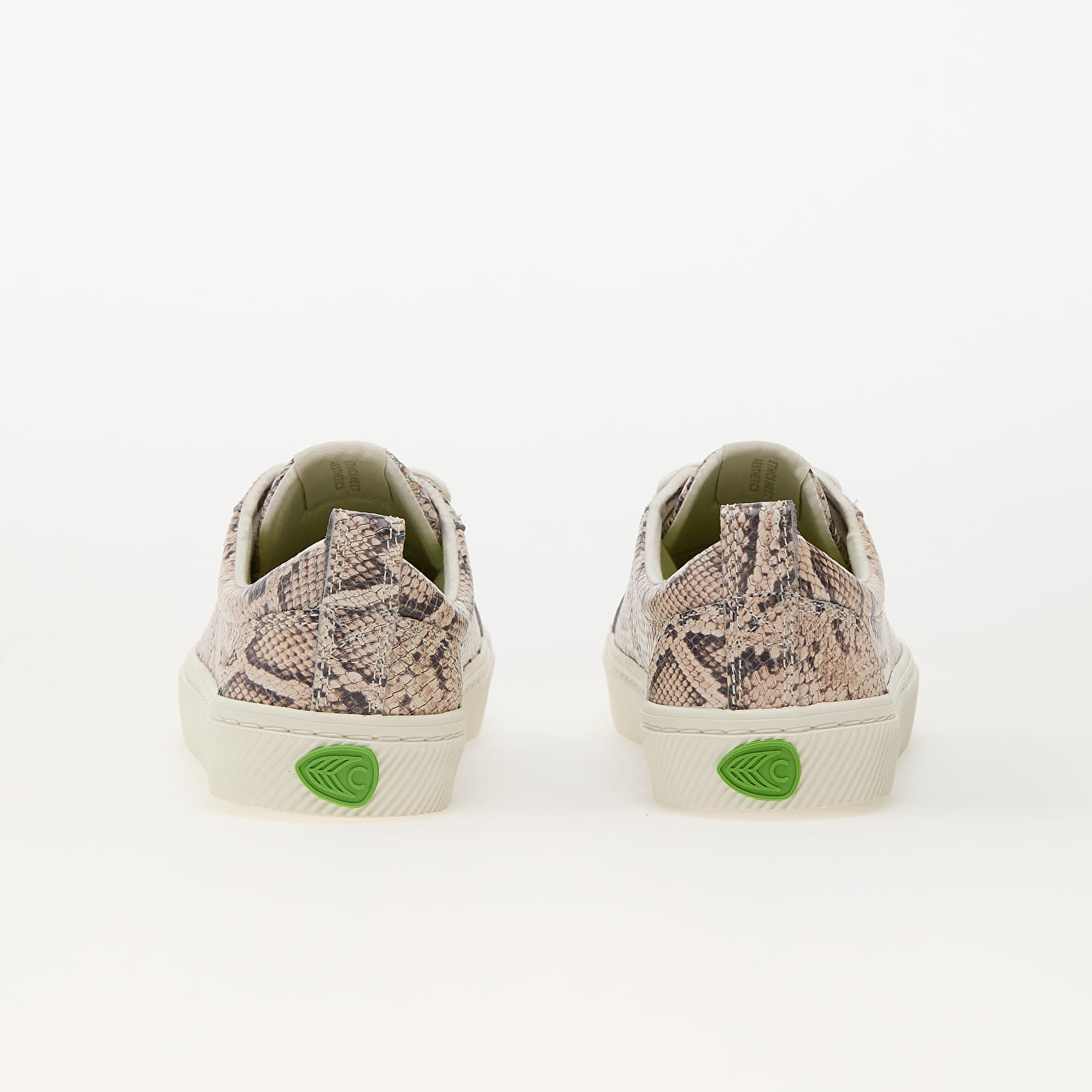 Men's sneakers and shoes Cariuma M Oca Low Snake Skin Print