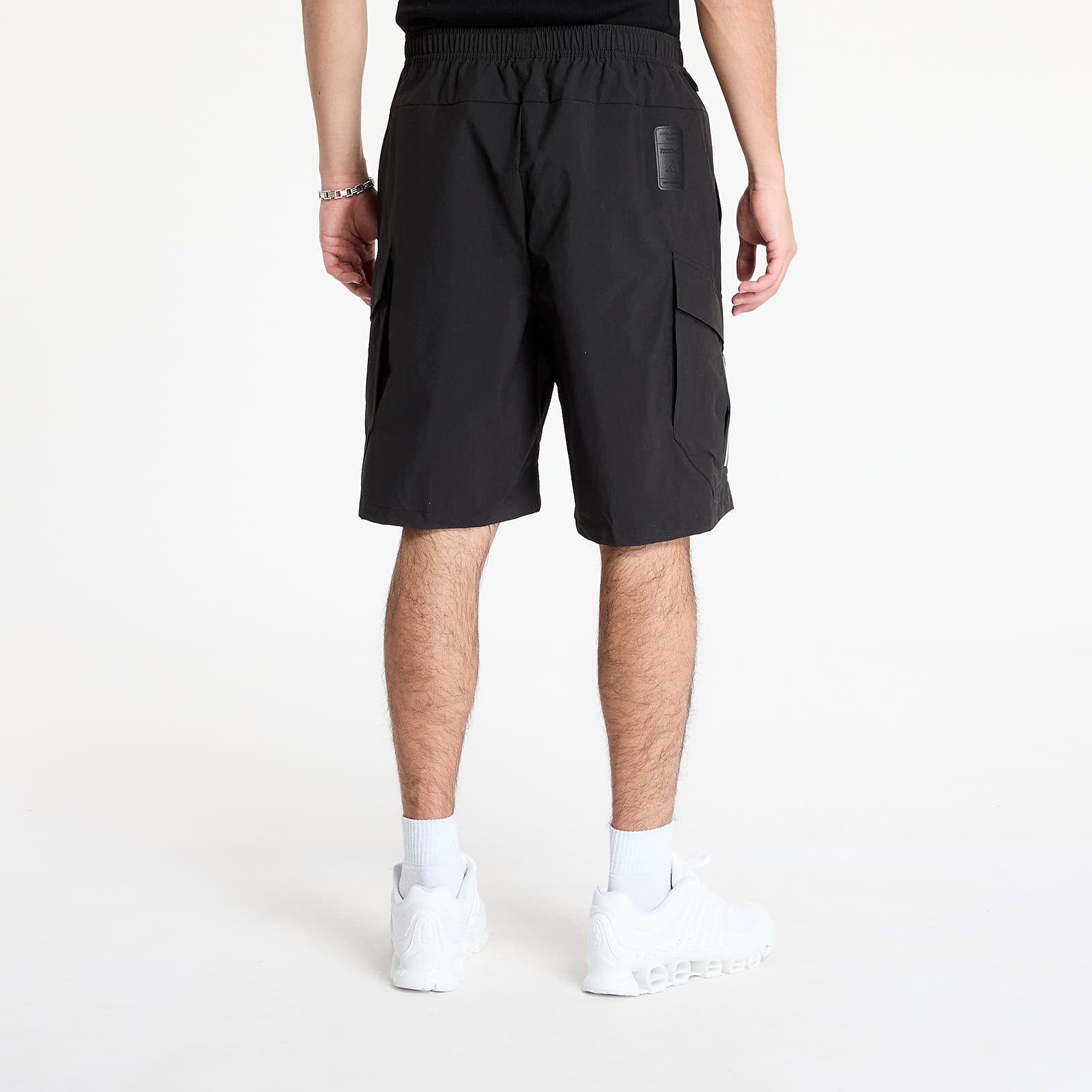 Pantalones cortos para hombre adidas x Mercedes Amg Petronas Formula One Team Mechanics Short Black/ Black/ Reflective Silver