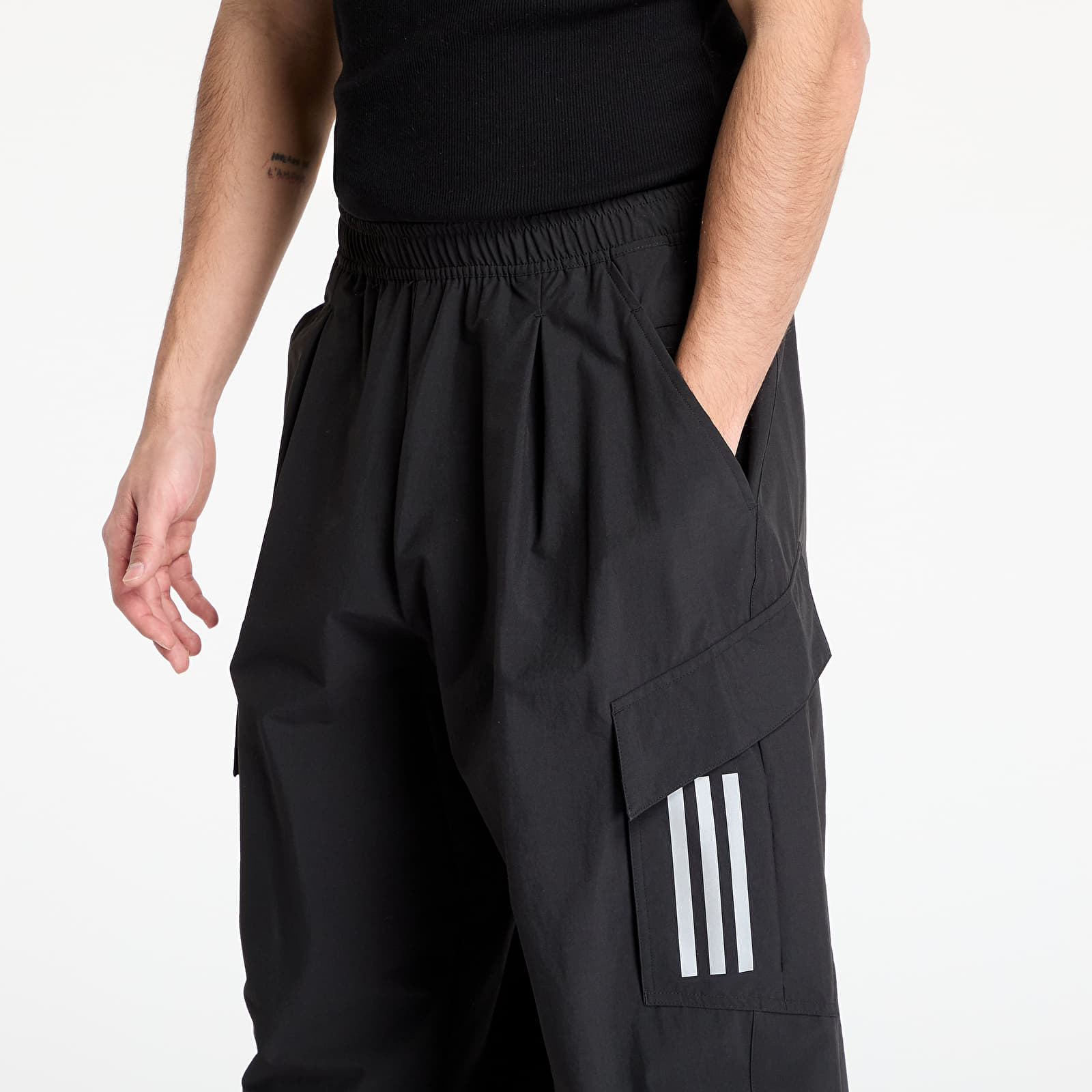Pantalones de hombre adidas x Mercedes Amg Petronas Formula One Team Mechanics Pant Black/ Black/ Reflective Silver
