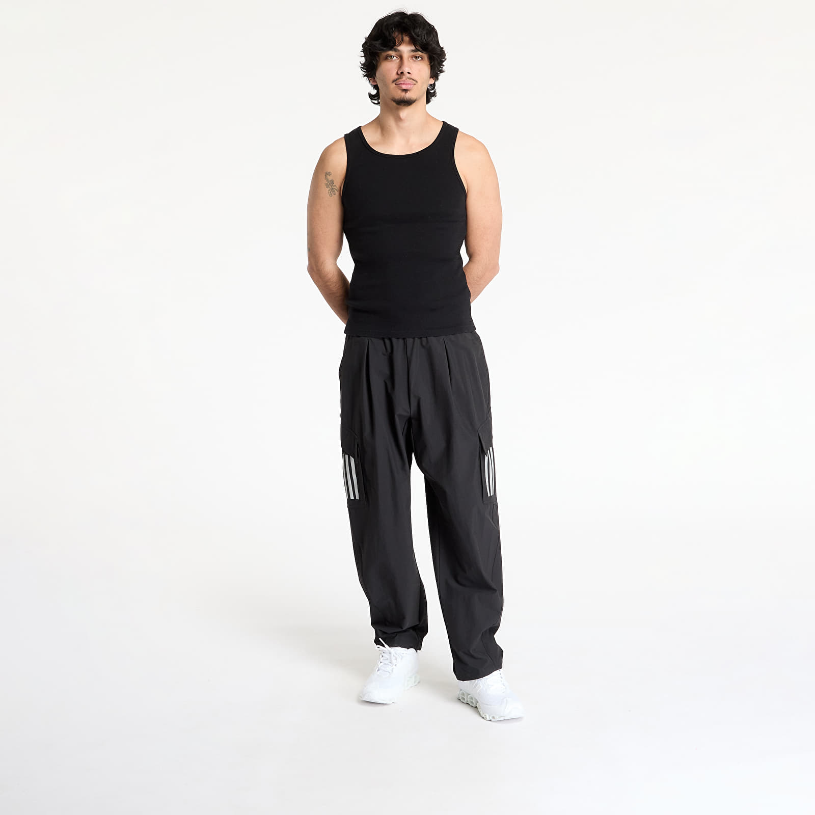 Pantalones de hombre adidas x Mercedes Amg Petronas Formula One Team Mechanics Pant Black/ Black/ Reflective Silver