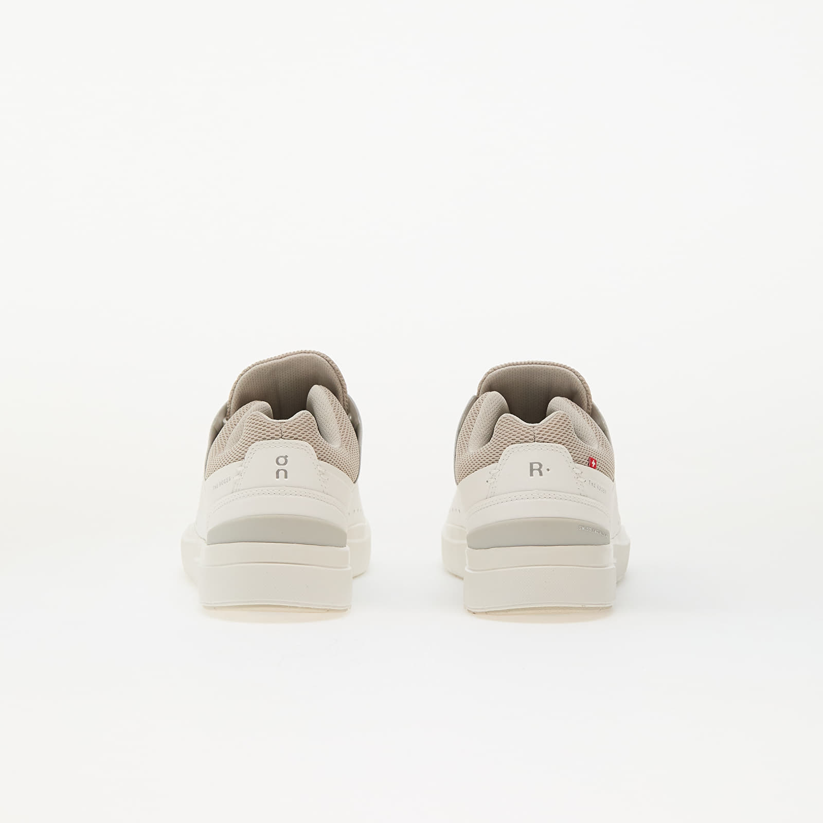 Men's sneakers and shoes On M The Roger Advantage White/ Sand