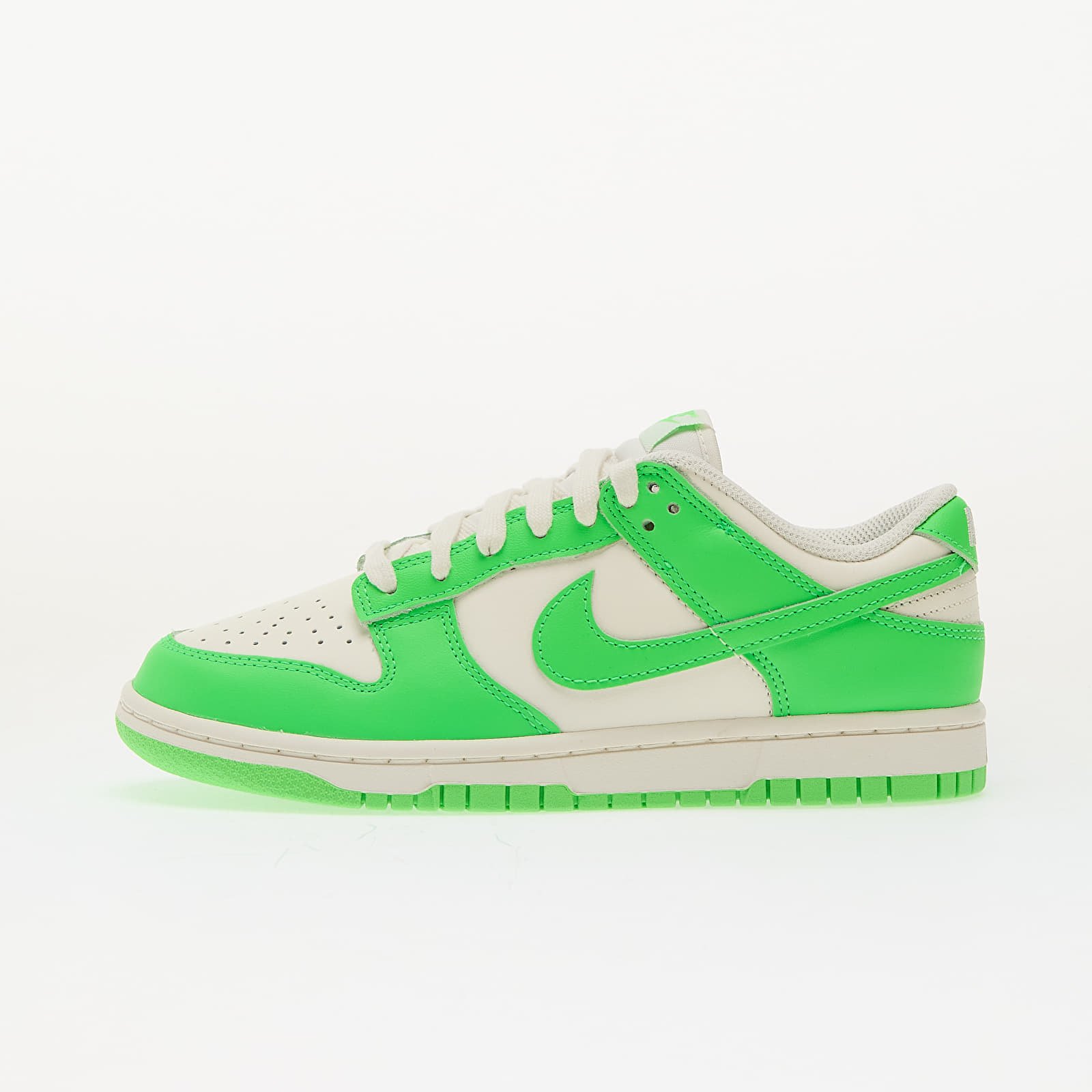 Női tornacipők és cipők Nike W Dunk Low Sail/ Green Strike