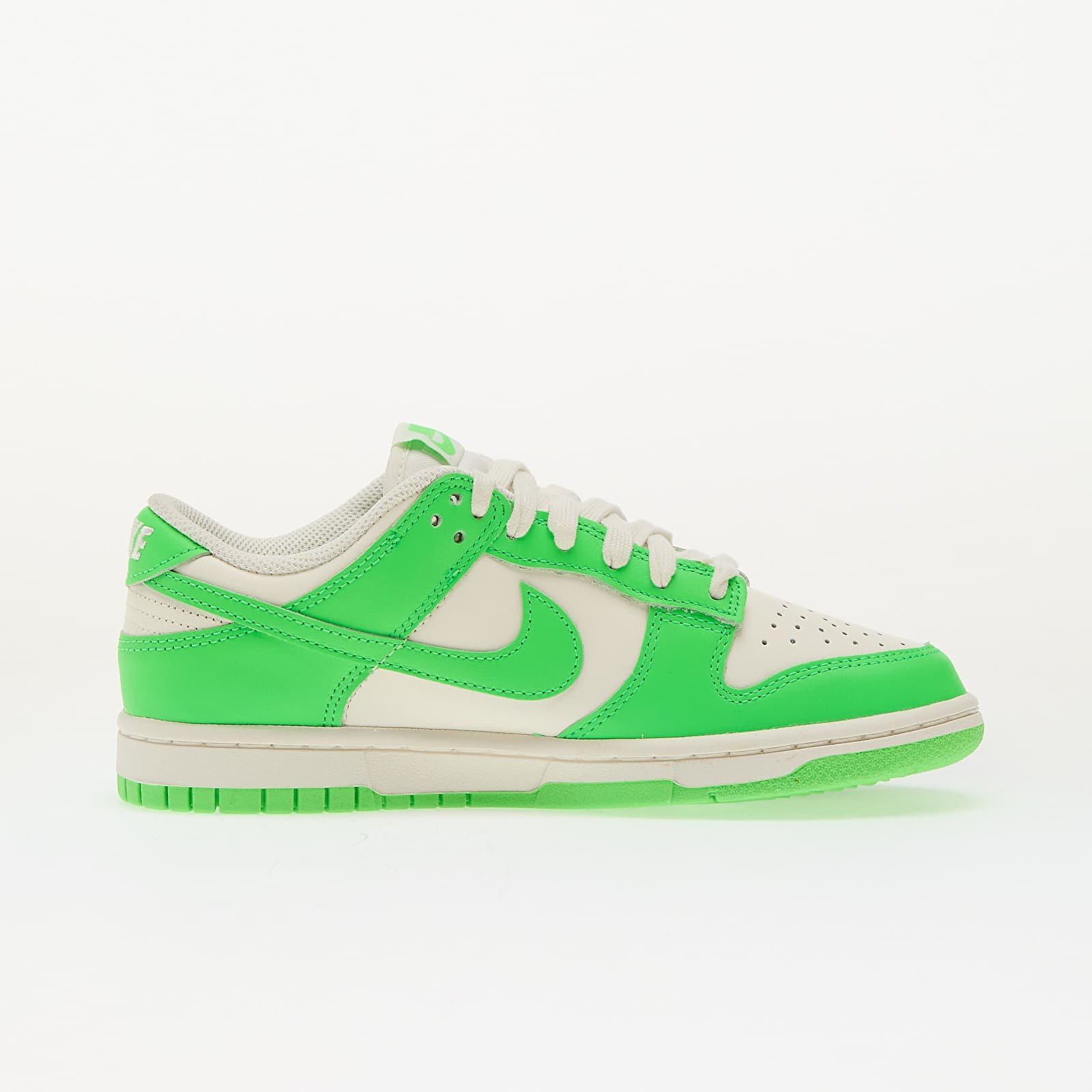 Női tornacipők és cipők Nike W Dunk Low Sail/ Green Strike