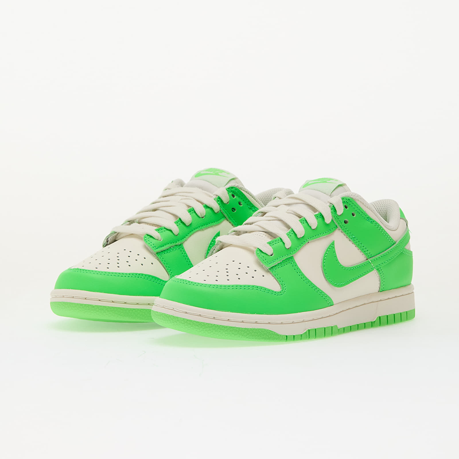 Női tornacipők és cipők Nike W Dunk Low Sail/ Green Strike
