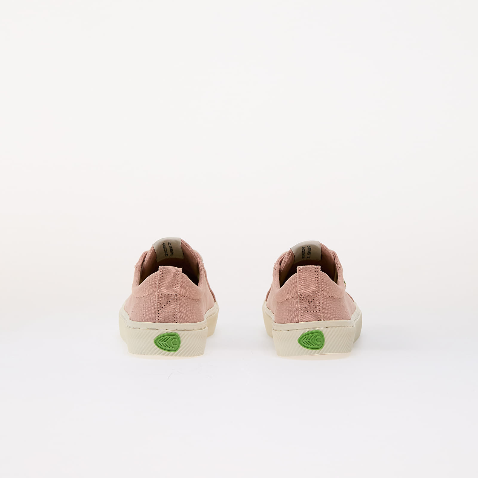 Men's sneakers and shoes Cariuma M Oca Low Rose Red