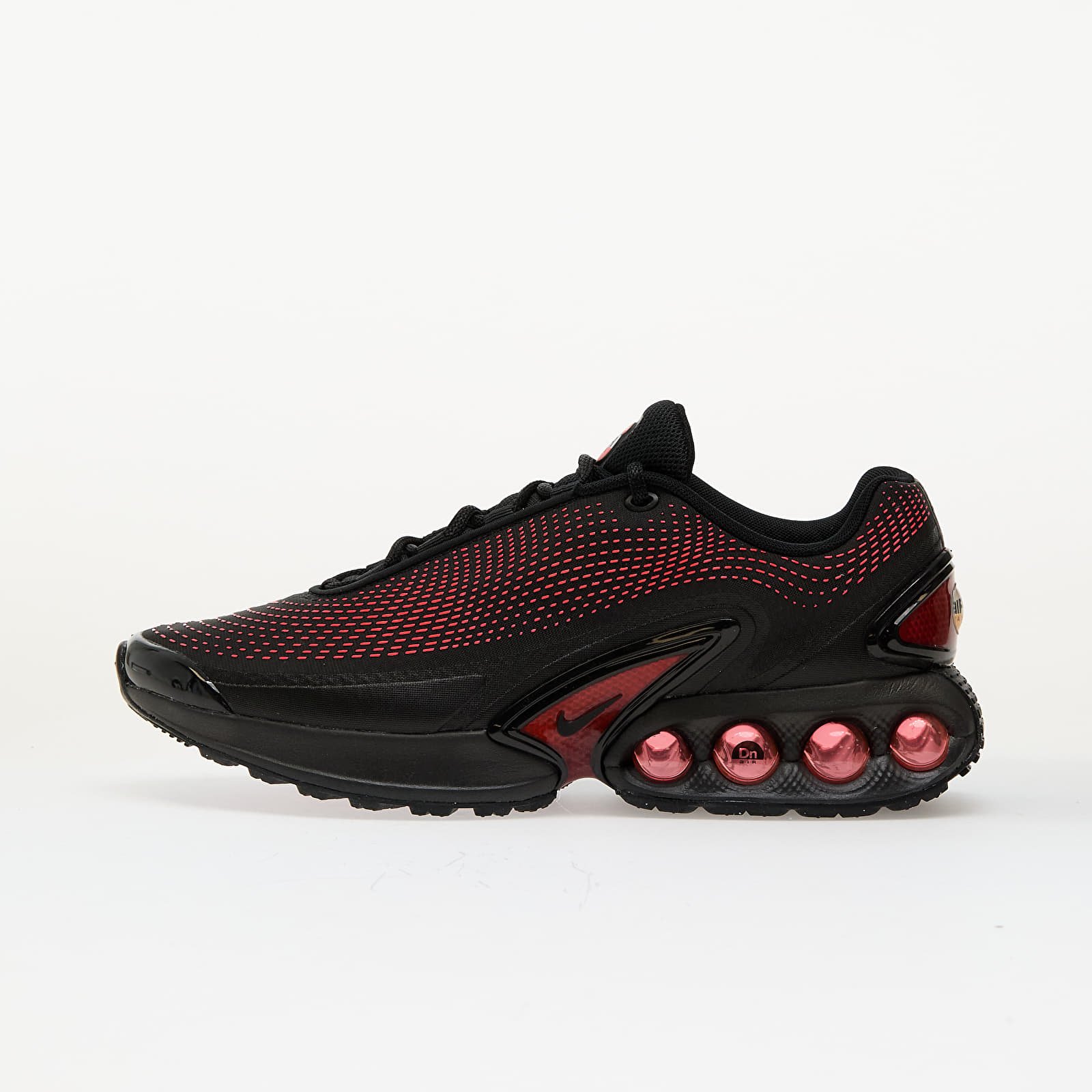 Meeste tossud ja kingad Nike Air Max DN Es Black/ Black-Black-Bright Crimson