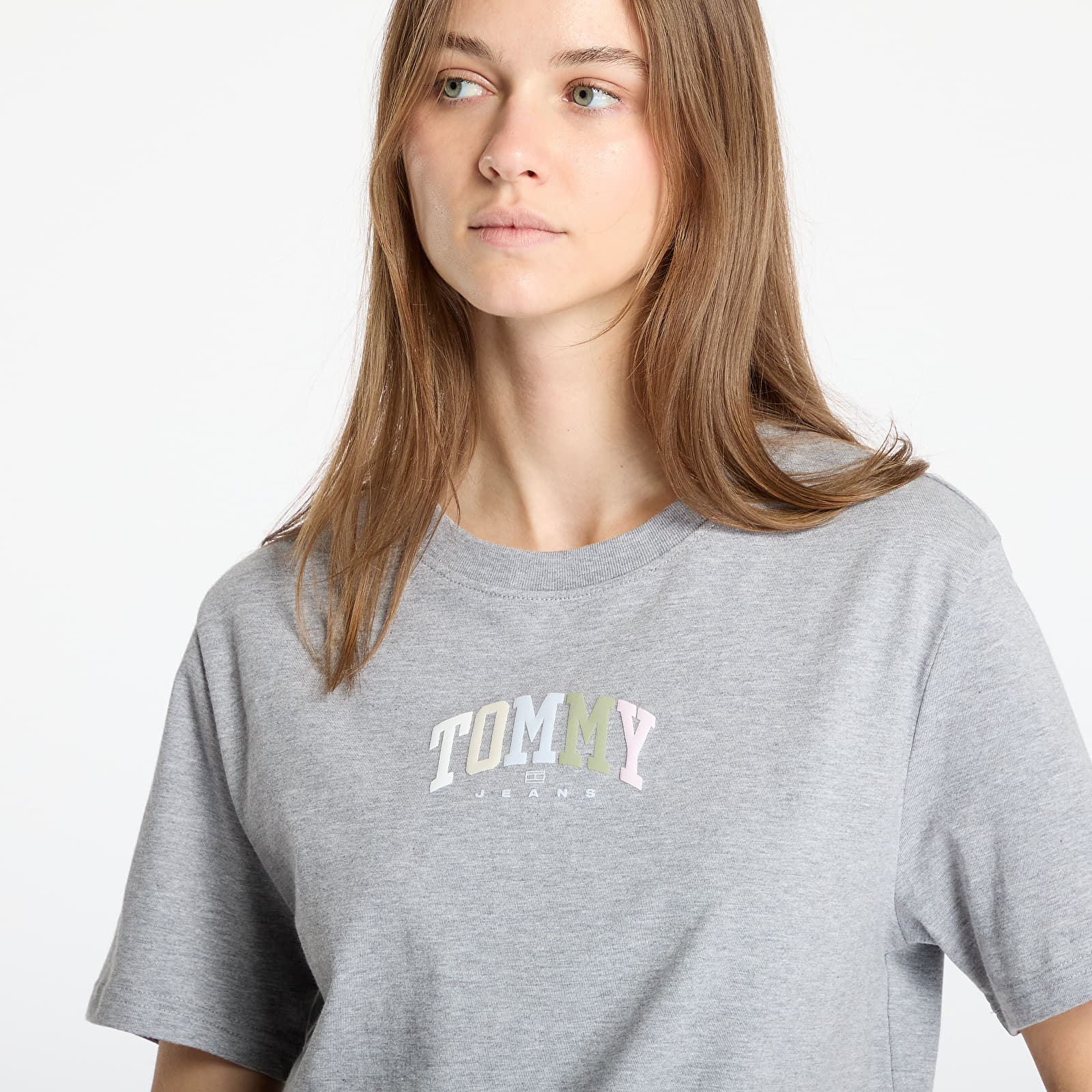 Camisetas de mujer Tommy Jeans Relaxed Color Varsity Tee Gray