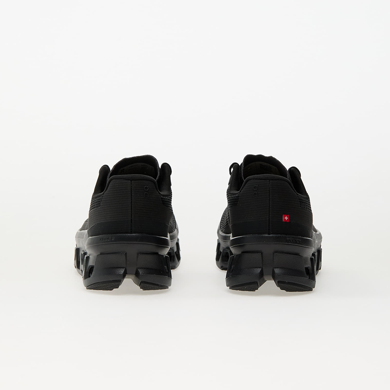 Naiste tossud ja kingad On W Cloudmonster Void Black/ Black