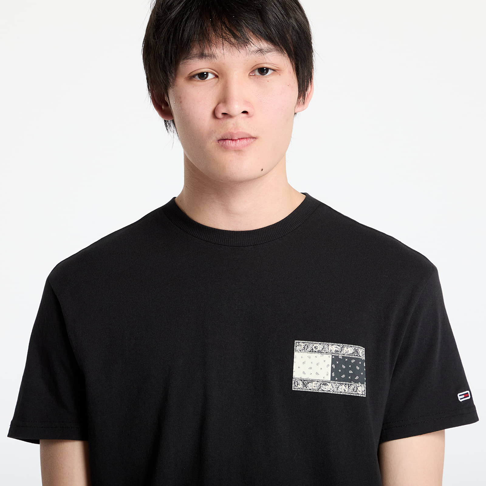 Moške majice Tommy Jeans Regular Paisley Flag Tee Black