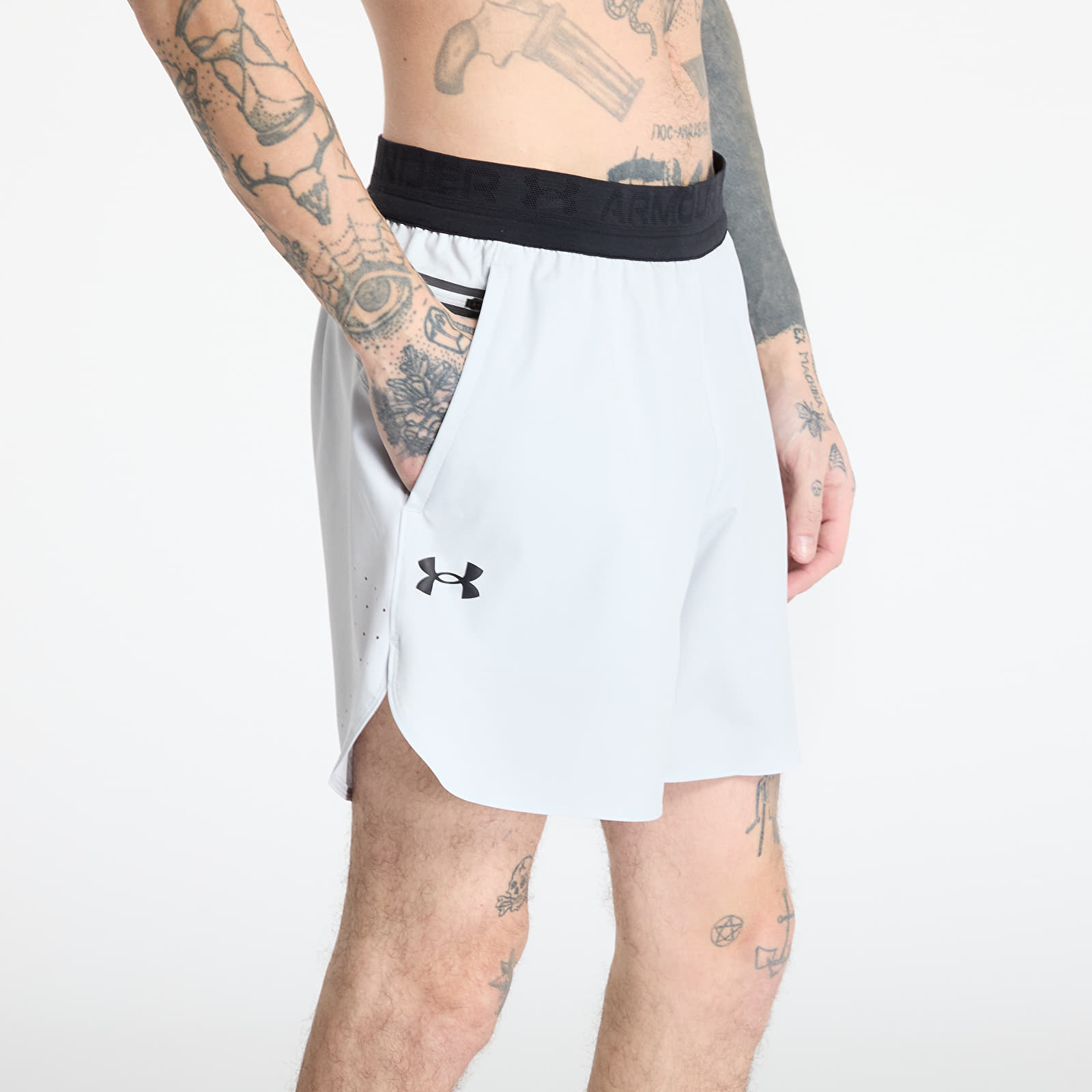 Moške kratke hlače Under Armour Peak Woven Shorts Grey