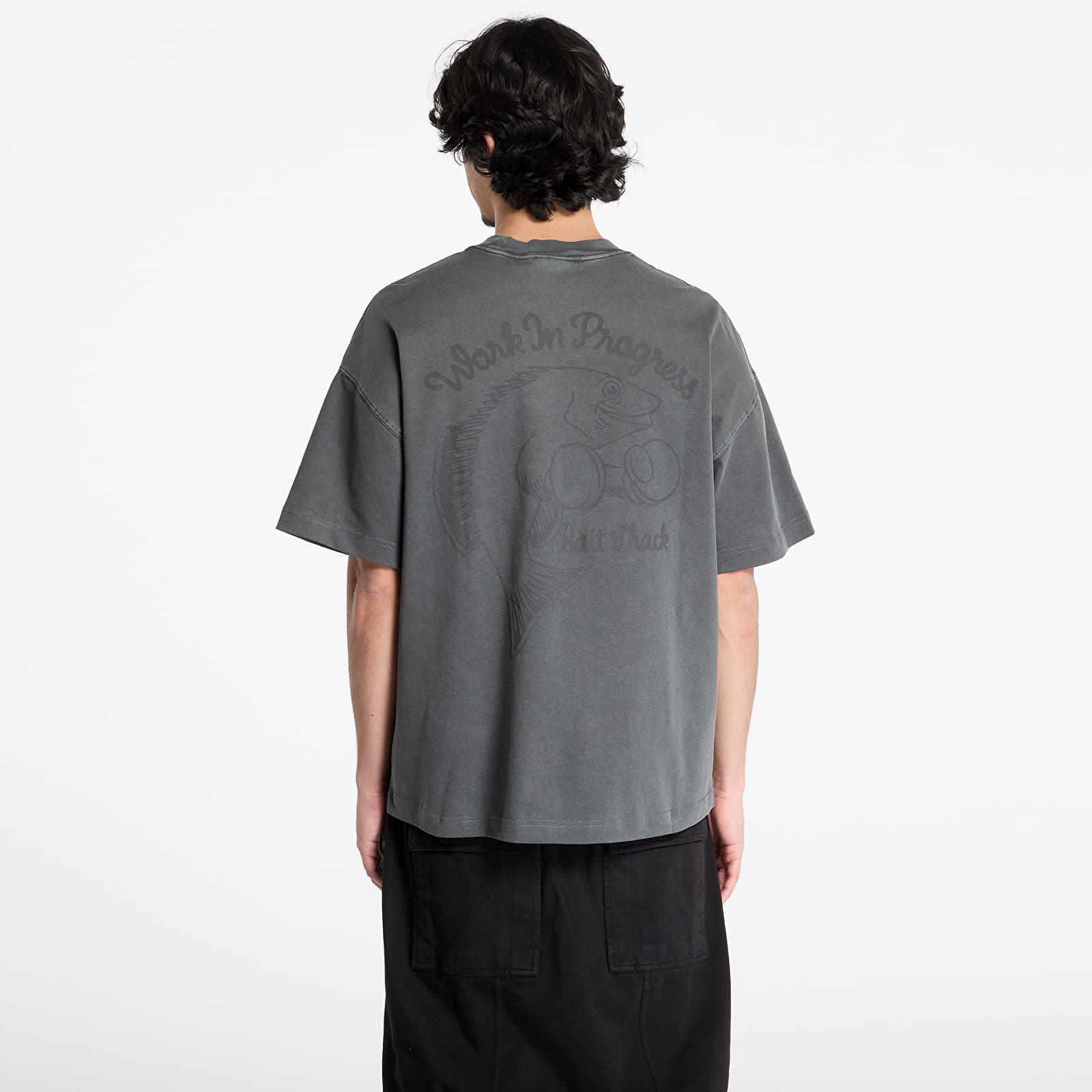 Moške majice Carhartt WIP Shortsleeve Bait Shack T-Shirt UNISEX Black Garment Dyed