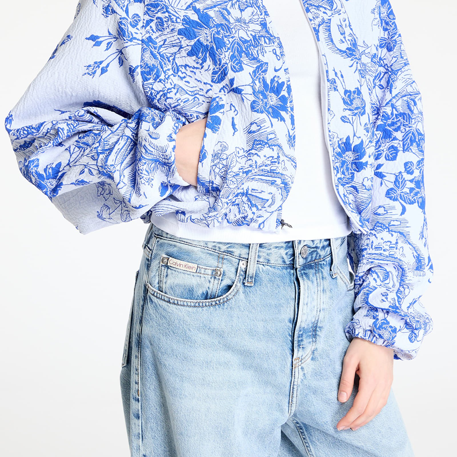 Jackets Nike Sportswear Collection Women's Oversized Jacquard Track Jacket White/ Hyper Royal/ White