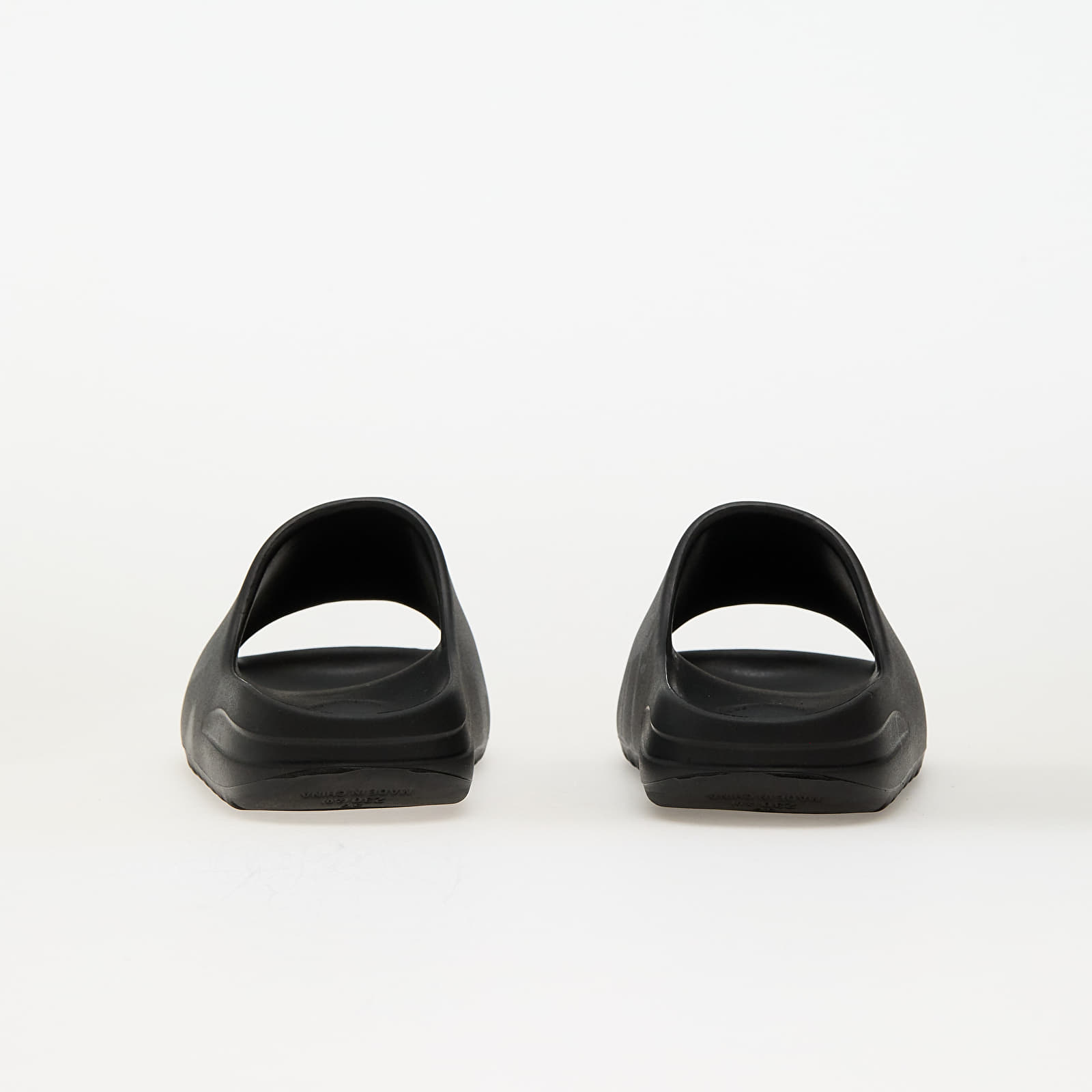 Men's sneakers and shoes RIPNDIP Lord Nermal Cloud Slide Black