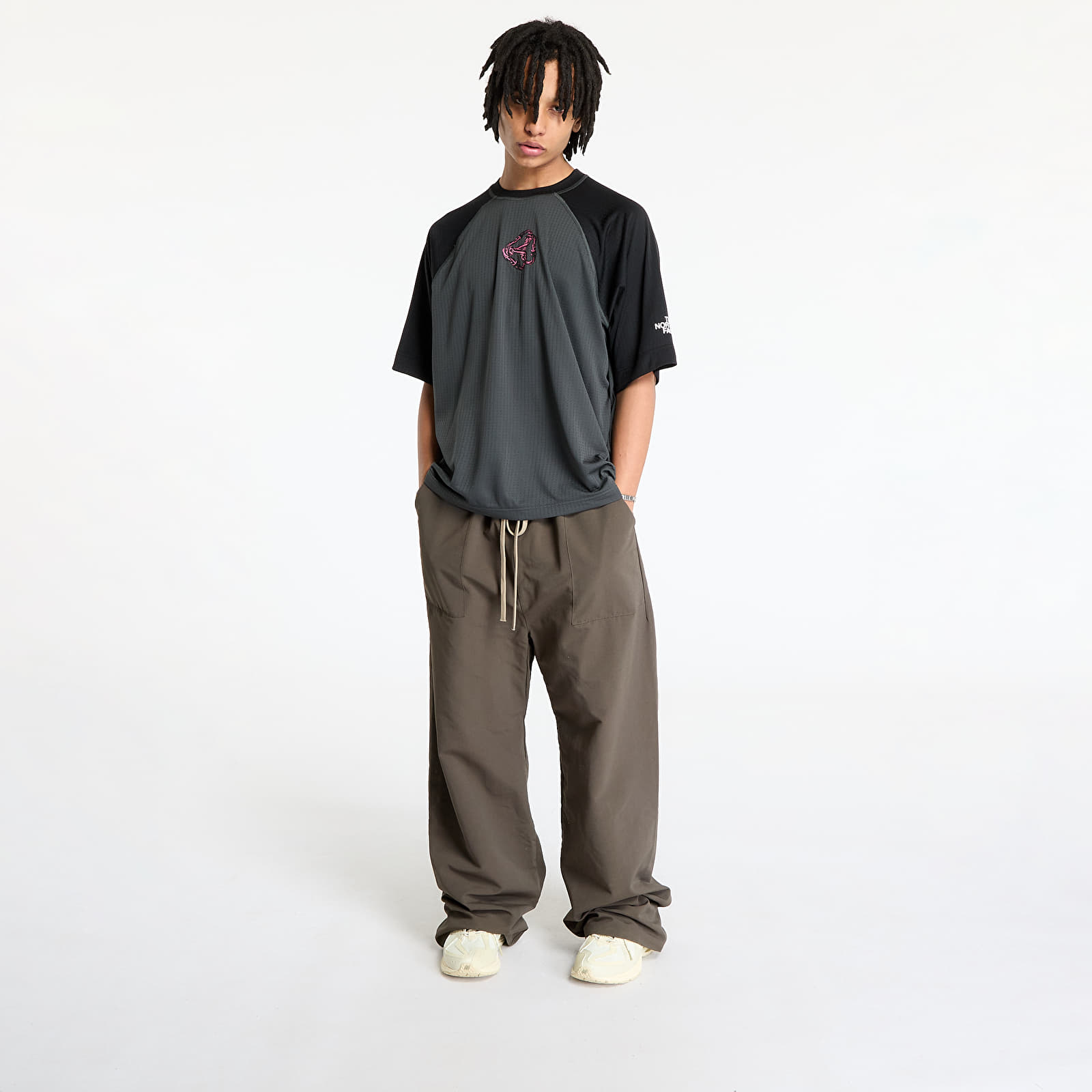Meeste T-särgid The North Face Nse Shortsleeve Dotknit Tee UNISEX Asphalt Grey/ TNF Black