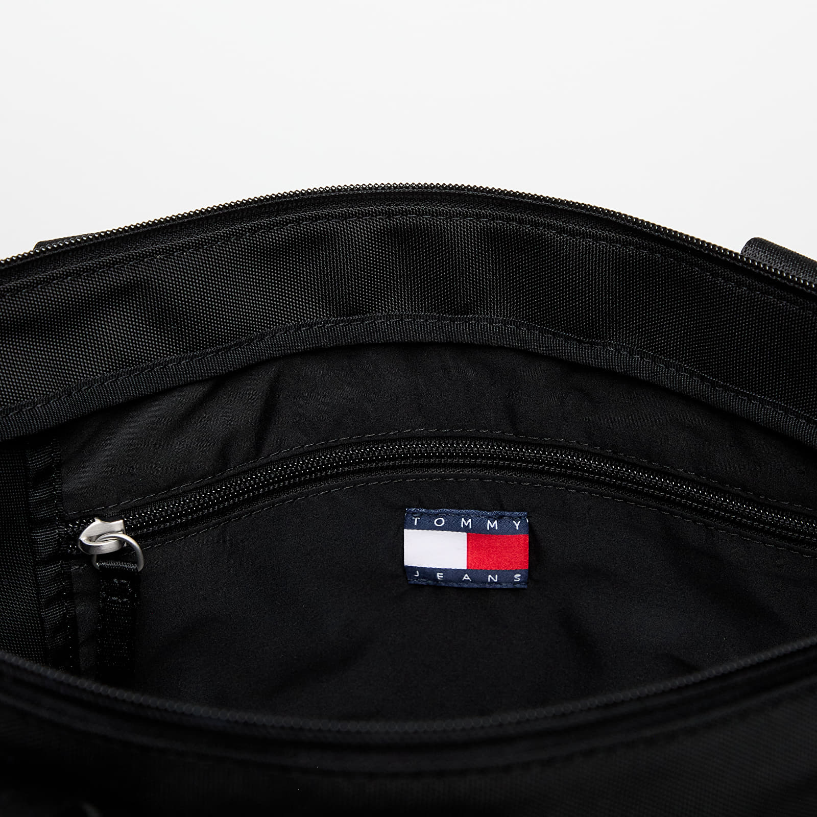 Sacs à bandoulière Tommy Jeans Ess Daily Tote Black