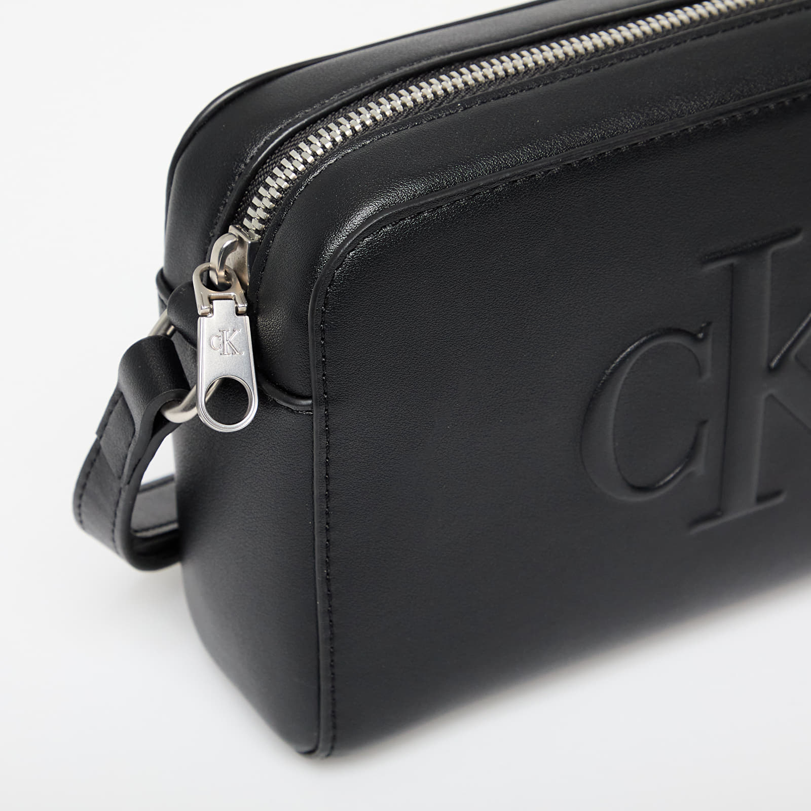 Shoulder bags Calvin Klein Jeans Sculpted Ew Camera Bag Black
