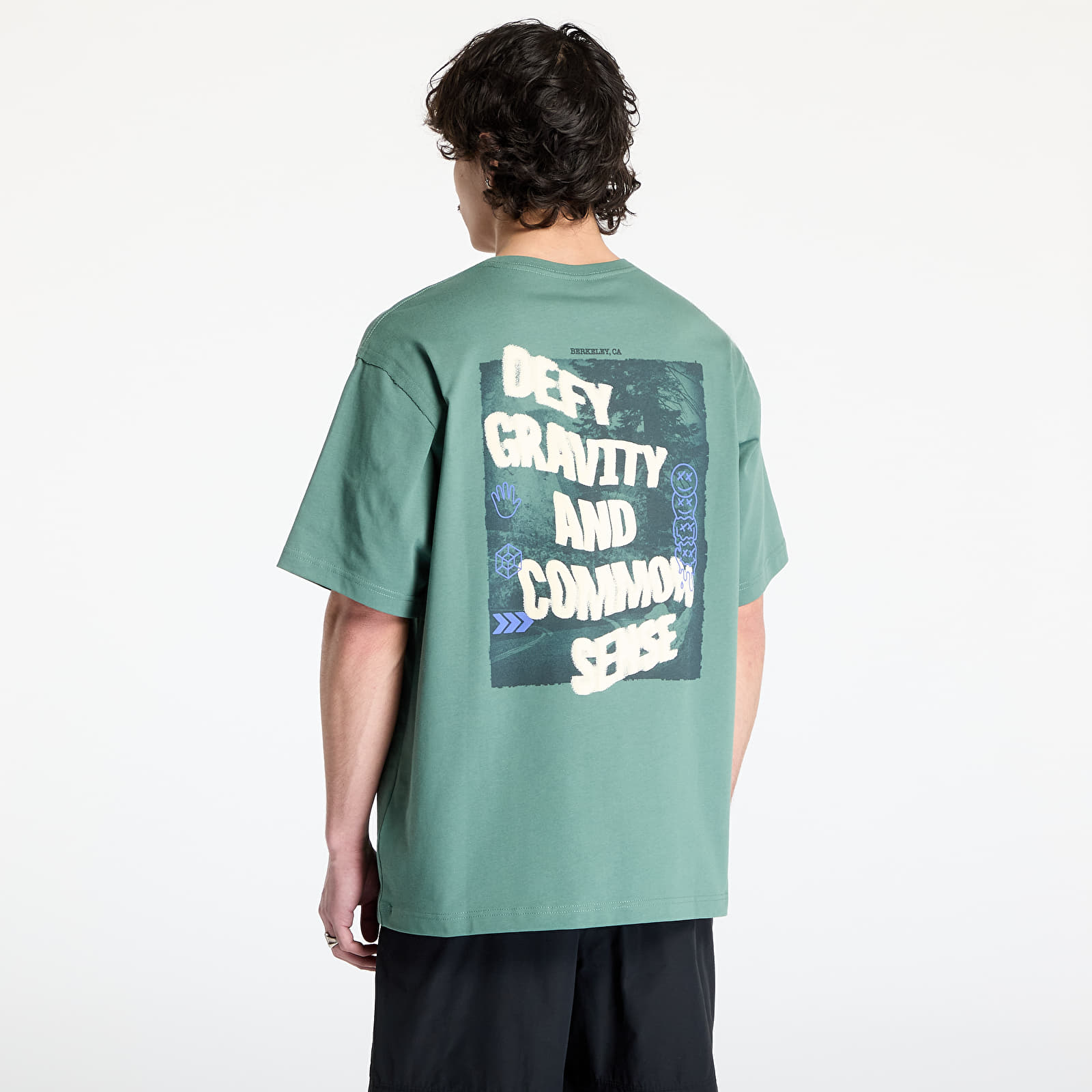 Meeste T-särgid The North Face Ss Heritage Graphic Relaxed Tee Duck Green