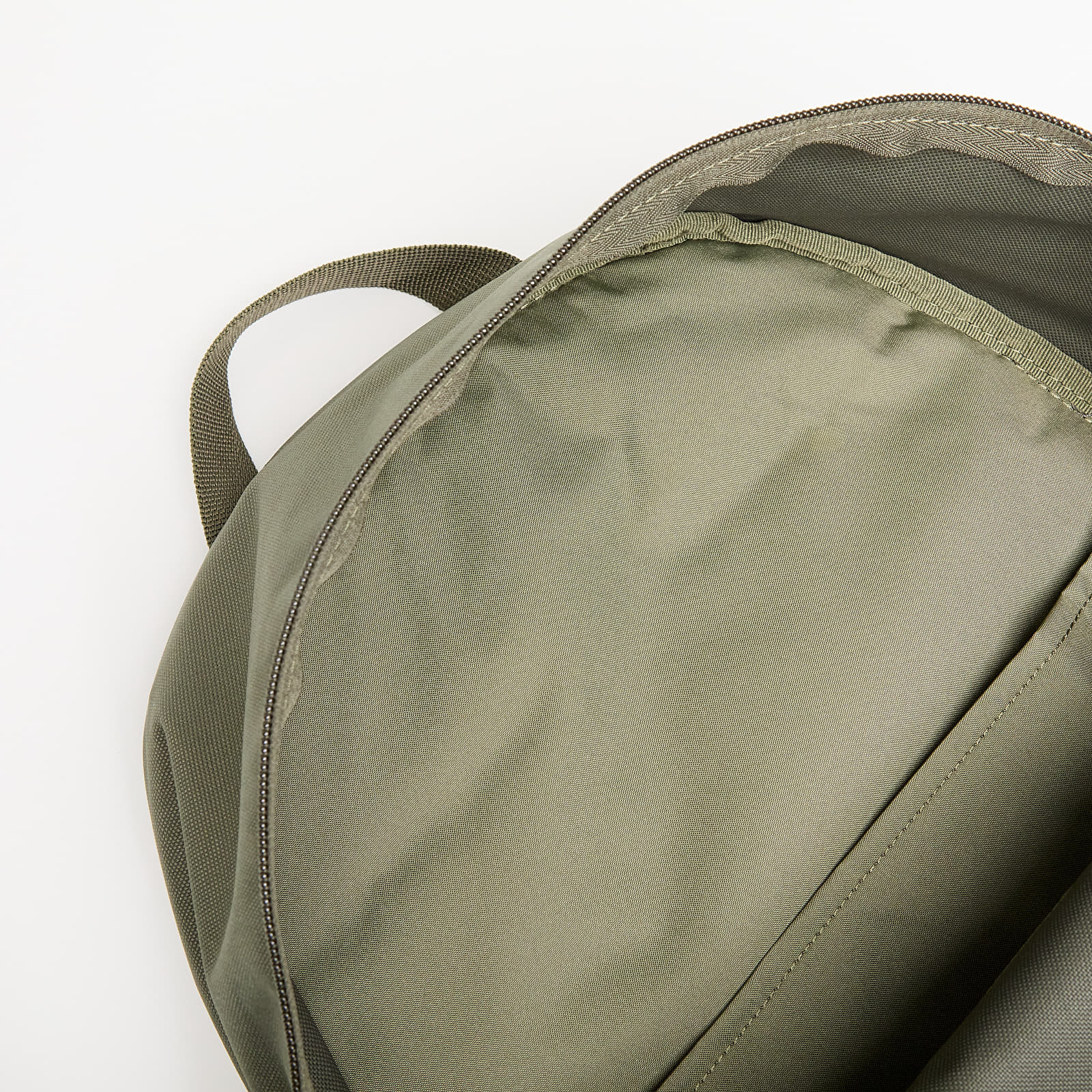 Mochilas para hombres Nike Heritage Backpack (25L) Medium Olive/ Medium Olive/ Summit White