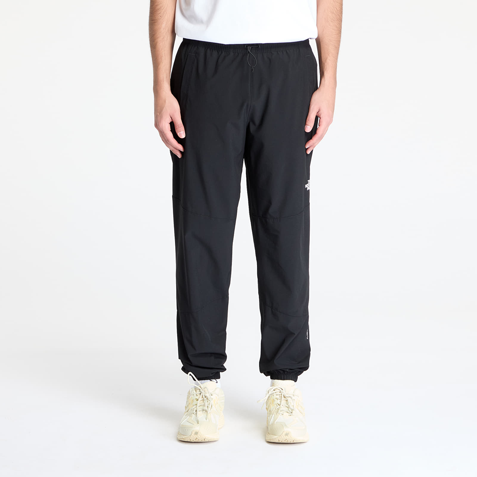 Meeste püksid The North Face Mountain Athletics Wind Pant TNF Black