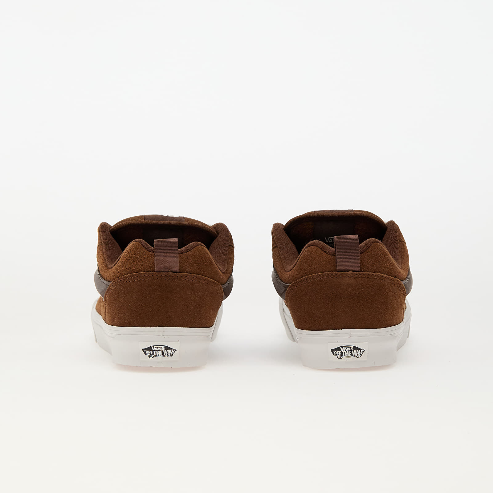 Men's sneakers and shoes Vans Knu Skool Suede Brown