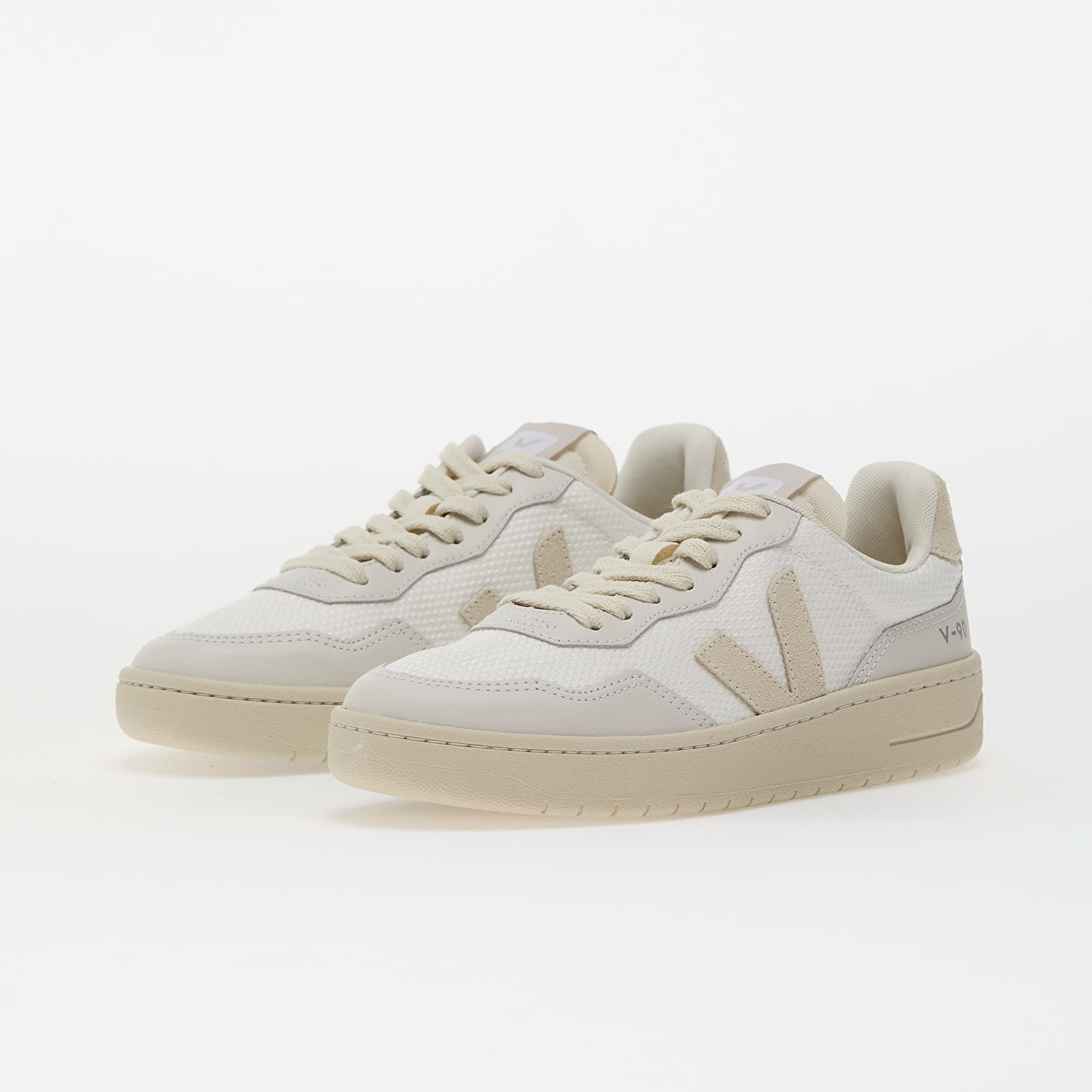 Zapatillas y zapatos de mujer Veja W V-90 B-Mesh White_Pierre