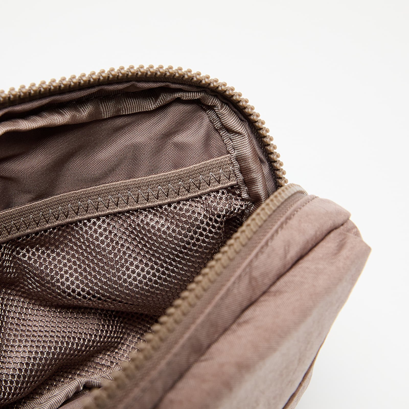 Kidney Packs Nike Aura Crossbody Bag (2L) Mink Brown/ Mink Brown/ Matte Silver