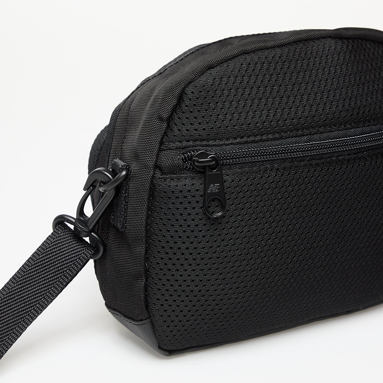 Ledvični nahrbtniki New Balance Athletics Sling Bag Black