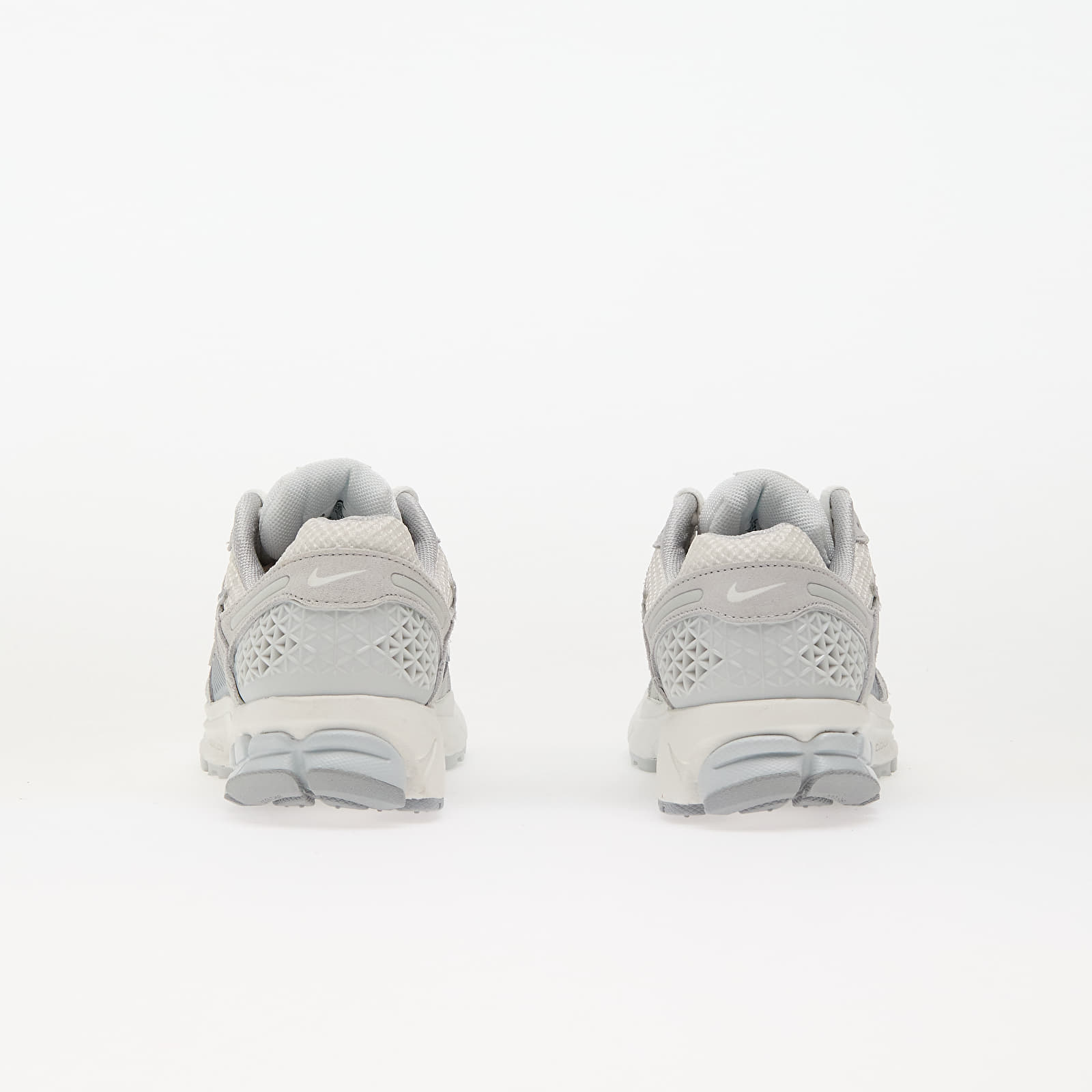 Naiste tossud ja kingad Nike W Zoom Vomero 5 Pure Platinum/ Summit White-Platinum Tint