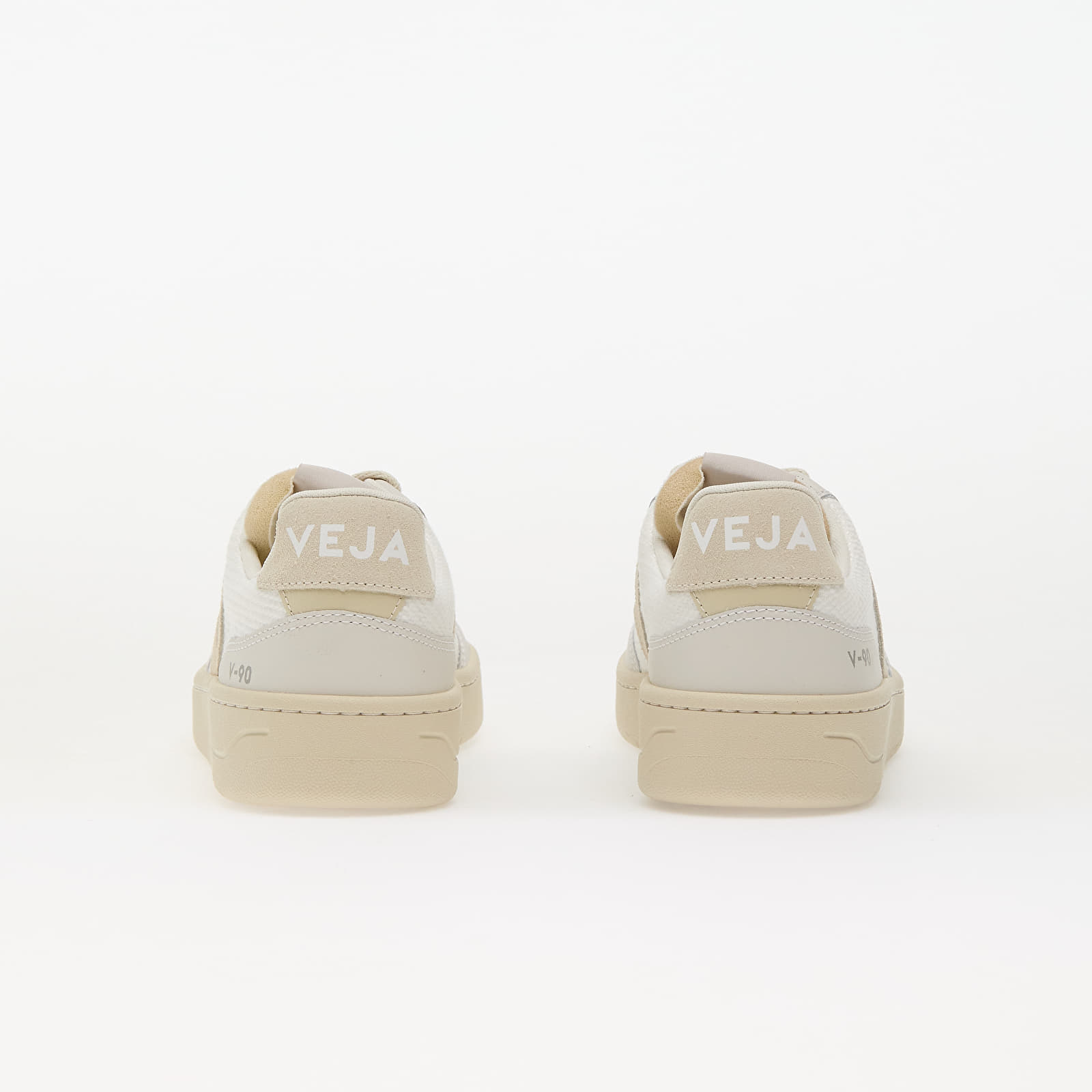 Zapatillas y zapatos de hombre Veja V-90 B-Mesh White_Pierre