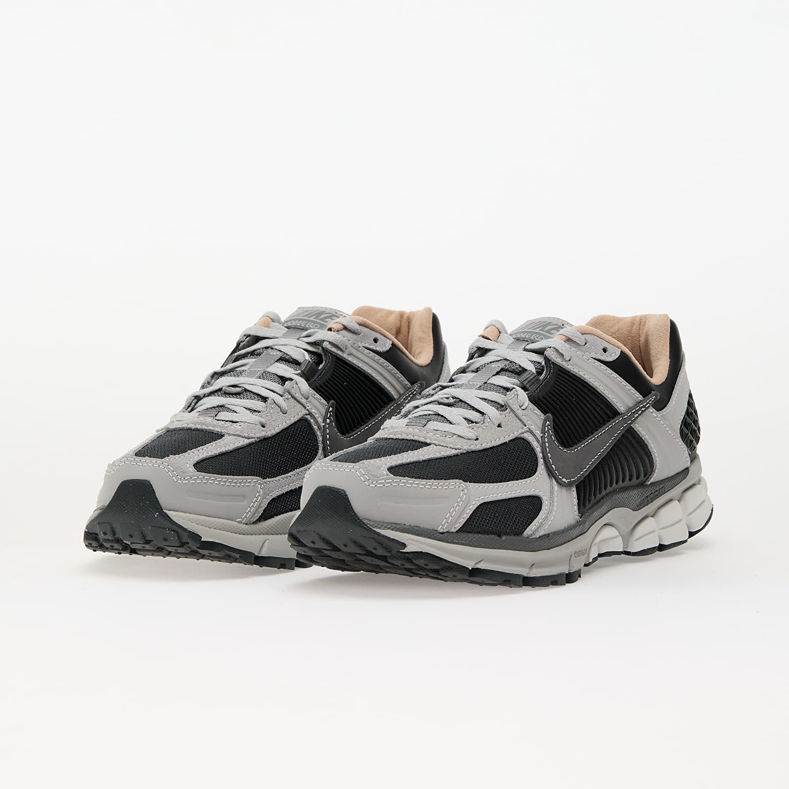Meeste tossud ja kingad Nike Zoom Vomero 5 Dk Smoke Grey/ Smoke Grey-Lt Smoke Grey