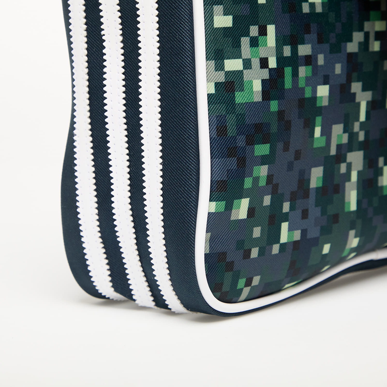 Shoulder bags adidas Minecraft Classic Airliner Blue/ Aurora Ink