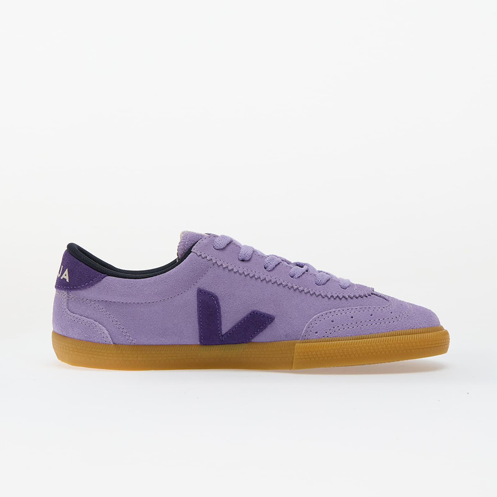 Дамски кецове и обувки Veja W Volley Suede Lavande Purple