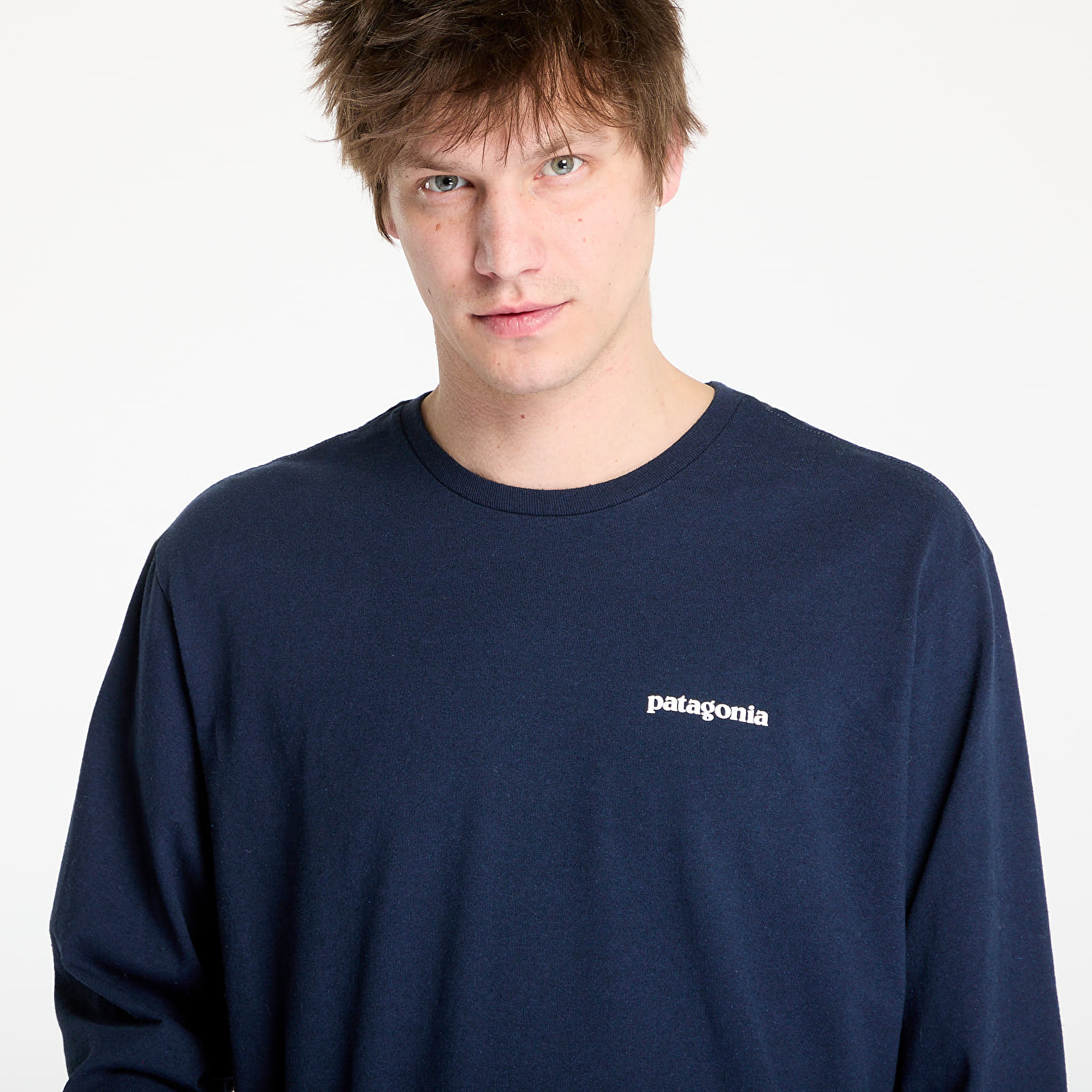 Meeste T-särgid Patagonia Men's Long-Sleeved P-6 Logo Responsibili-Tee® New Navy