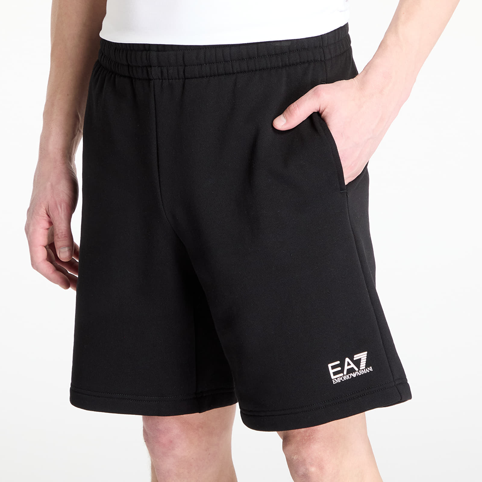 Meeste lühikesed püksid EA7 Emporio Armani Train Core Id M Shorts Br Black