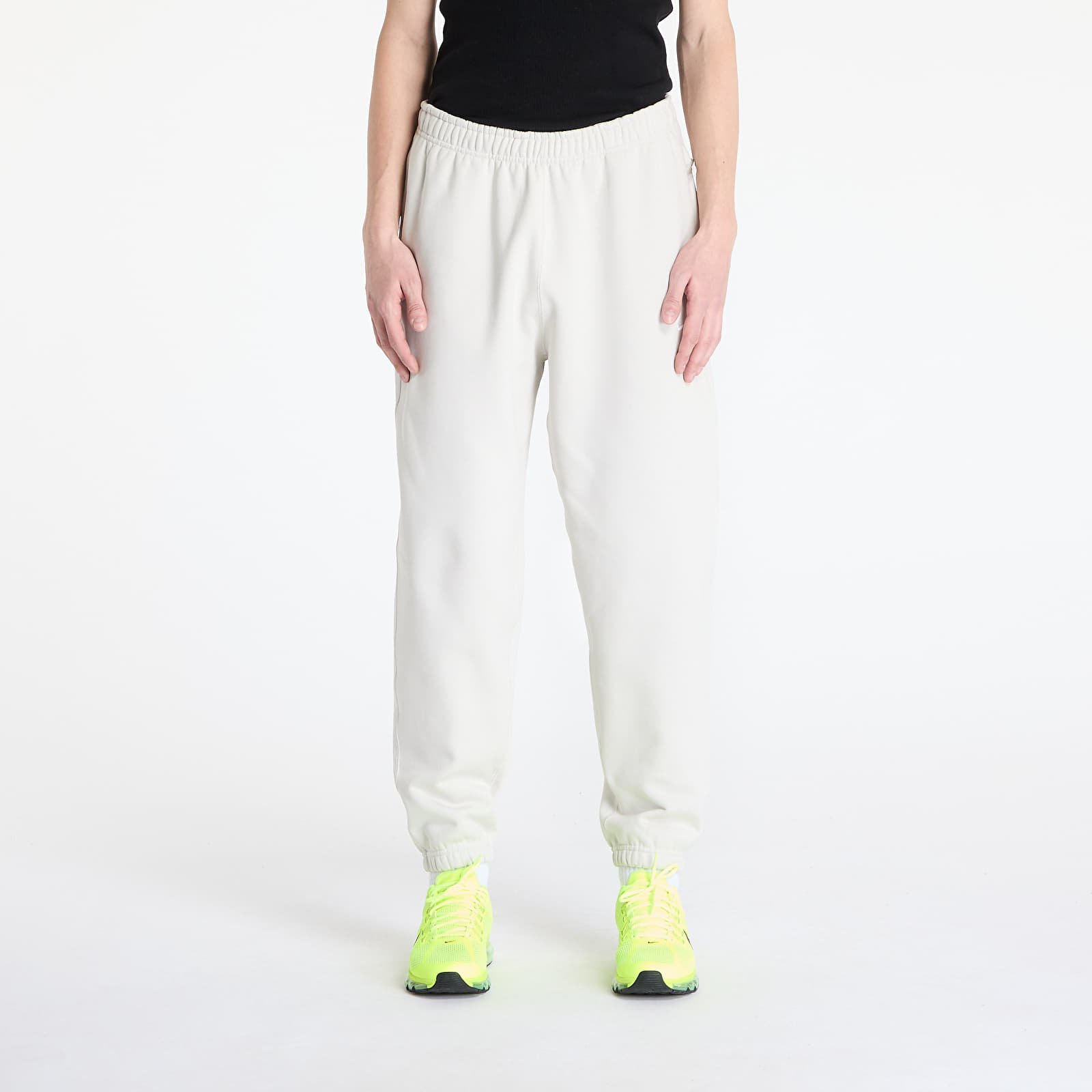 Meeste dressipüksid Nike Solo Swoosh Men's Fleece Pants Light Bone/ White