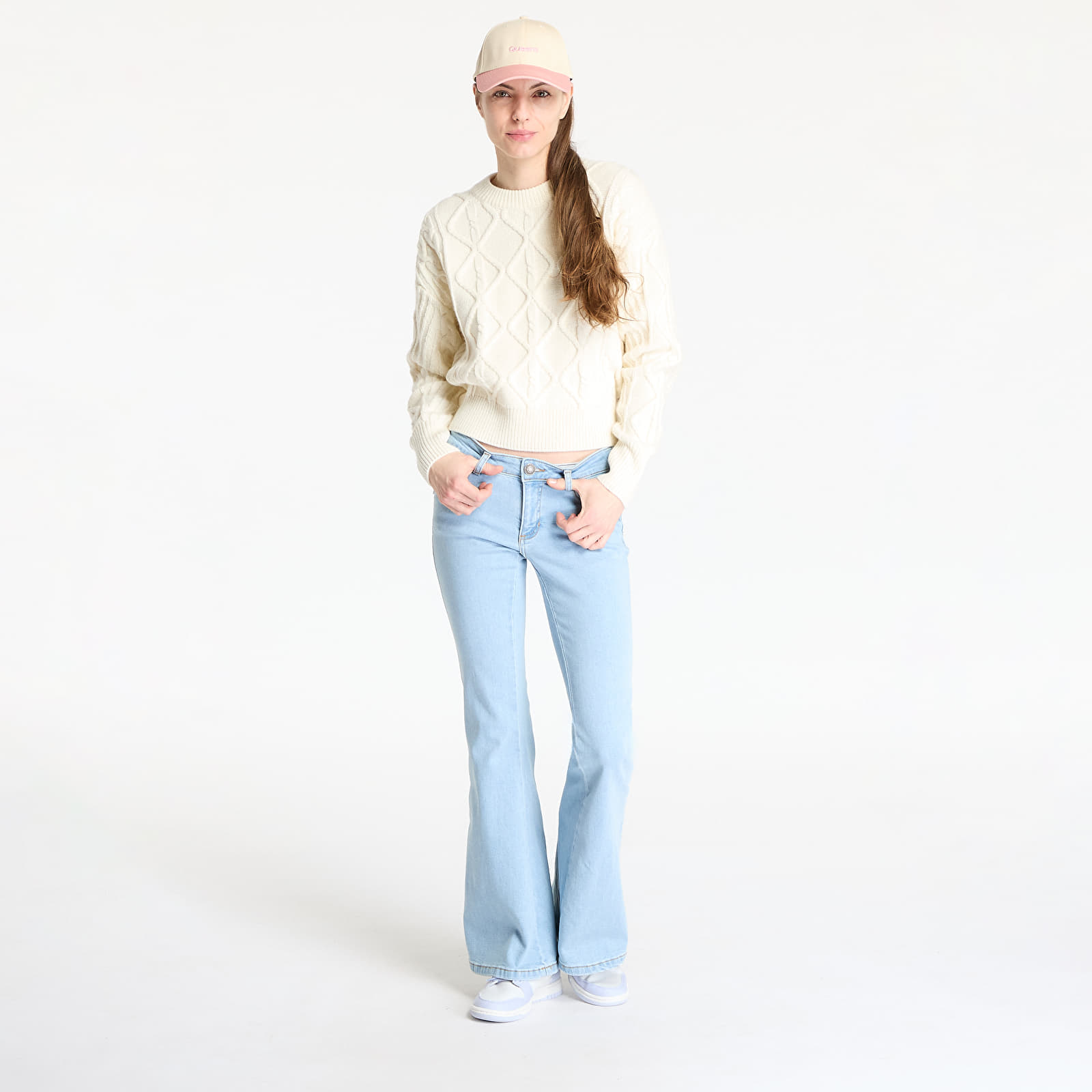 Vaqueros y pantalones Urban Classics Ladies Organic Low Waist Flared Denim Lighter Washed