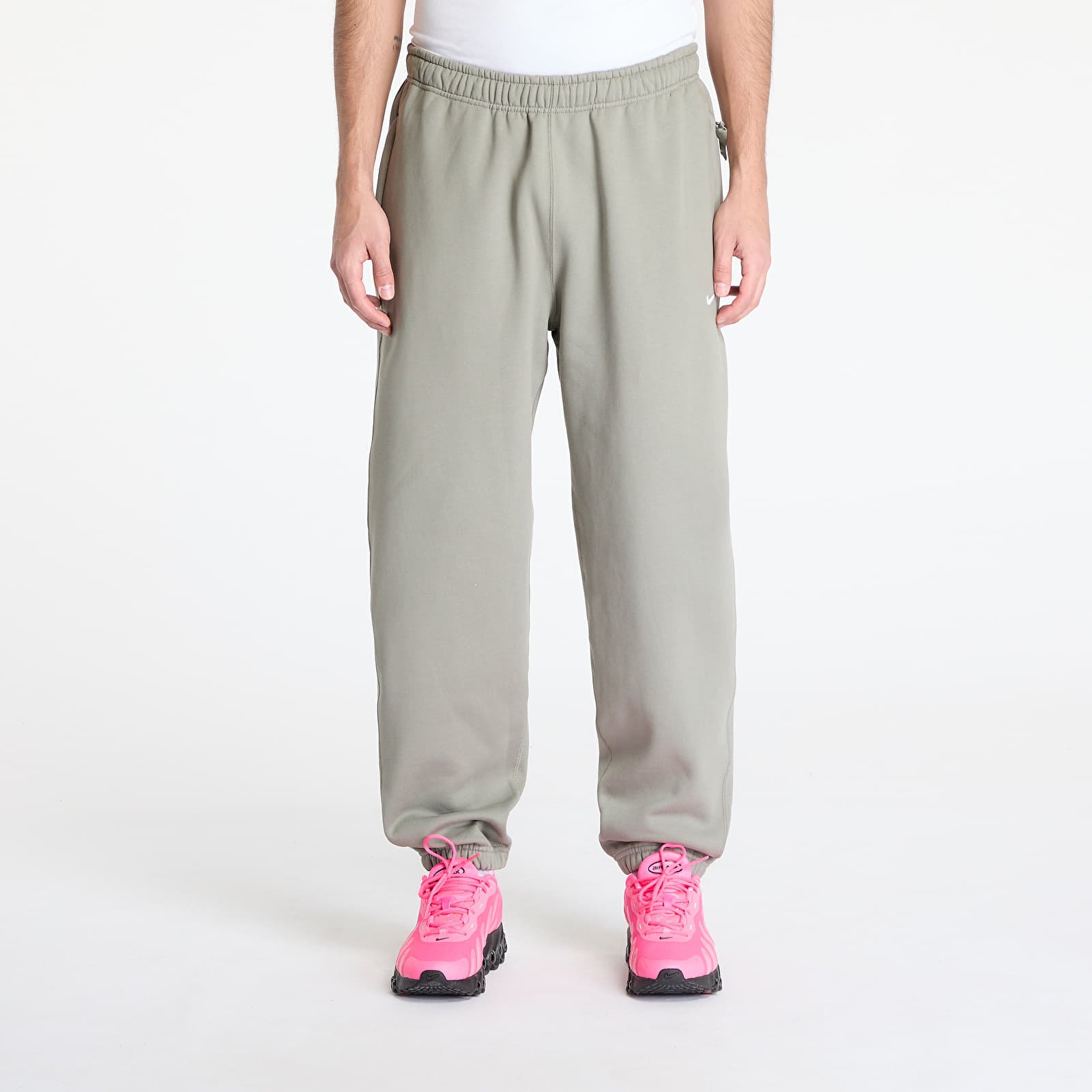 Meeste dressipüksid Nike Solo Swoosh Men's Fleece Pants Light Army/ White