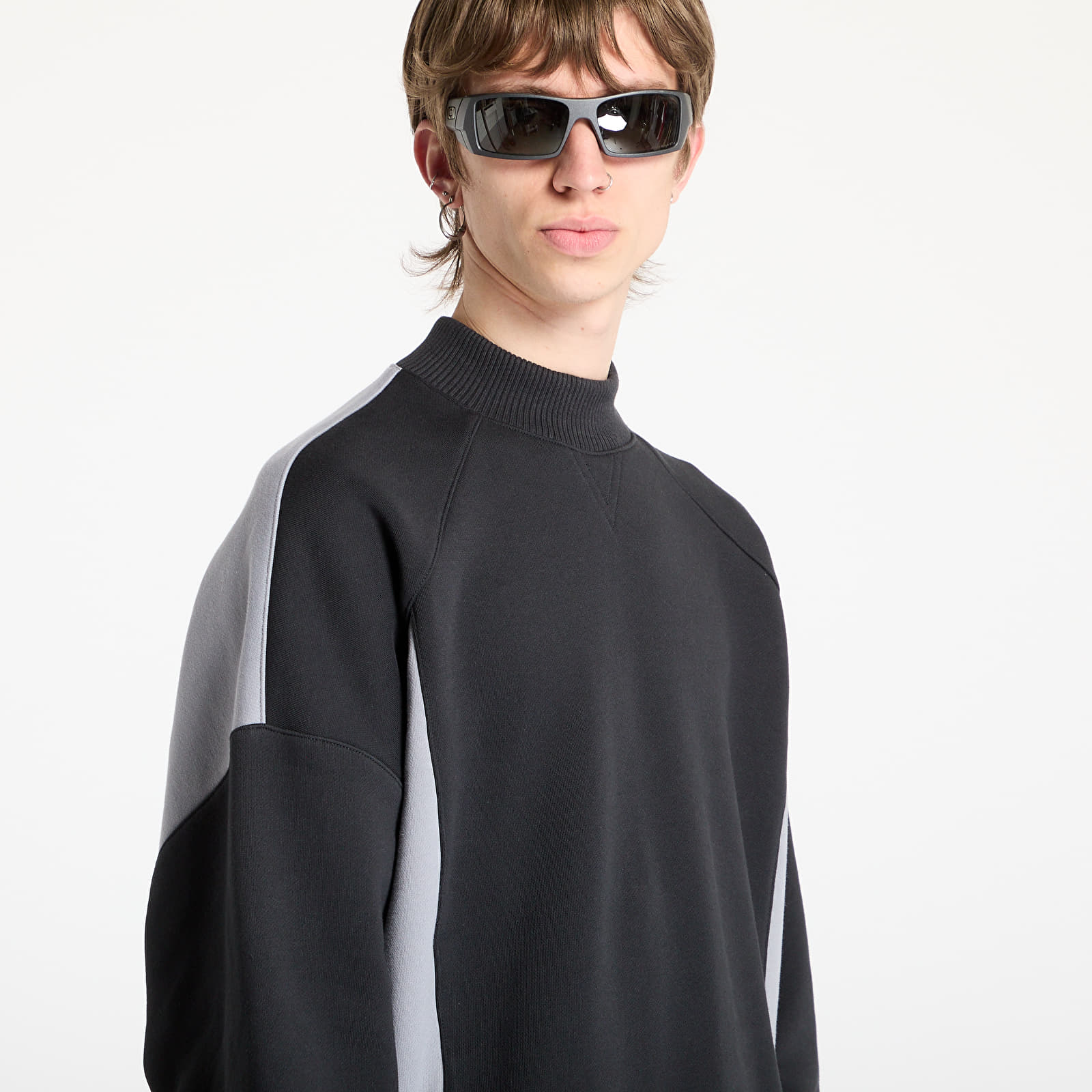 Sudaderas de hombre Reebok French Terry Crewneck UNISEX Washed Black/ Grey 3