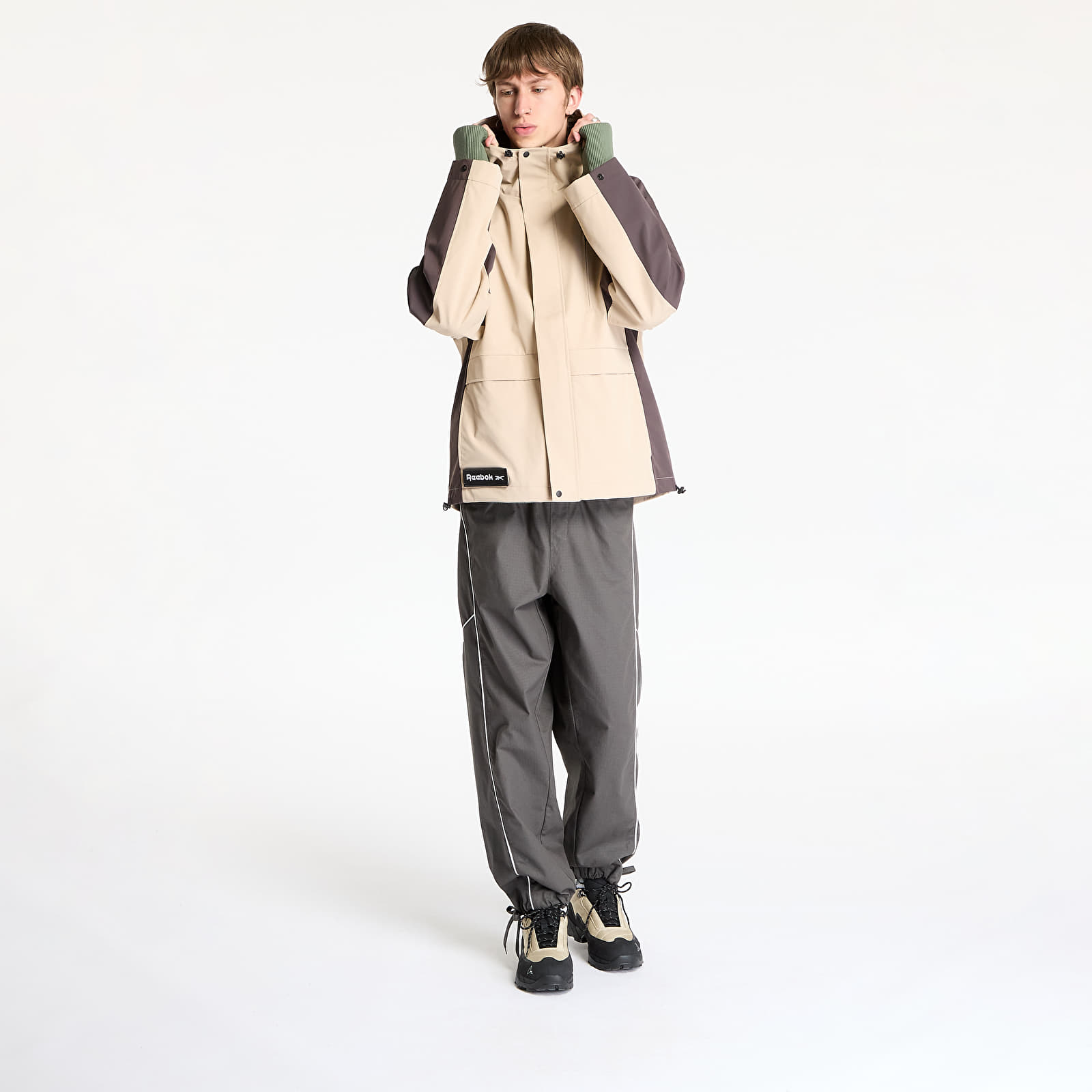Men's jackets Reebok Utility Shell Jacket UNISEX Tan/ Unearthed Brown