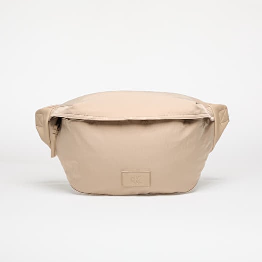Τσάντα μέσης Calvin Klein Jeans Metro Oversized Waistbag Gray