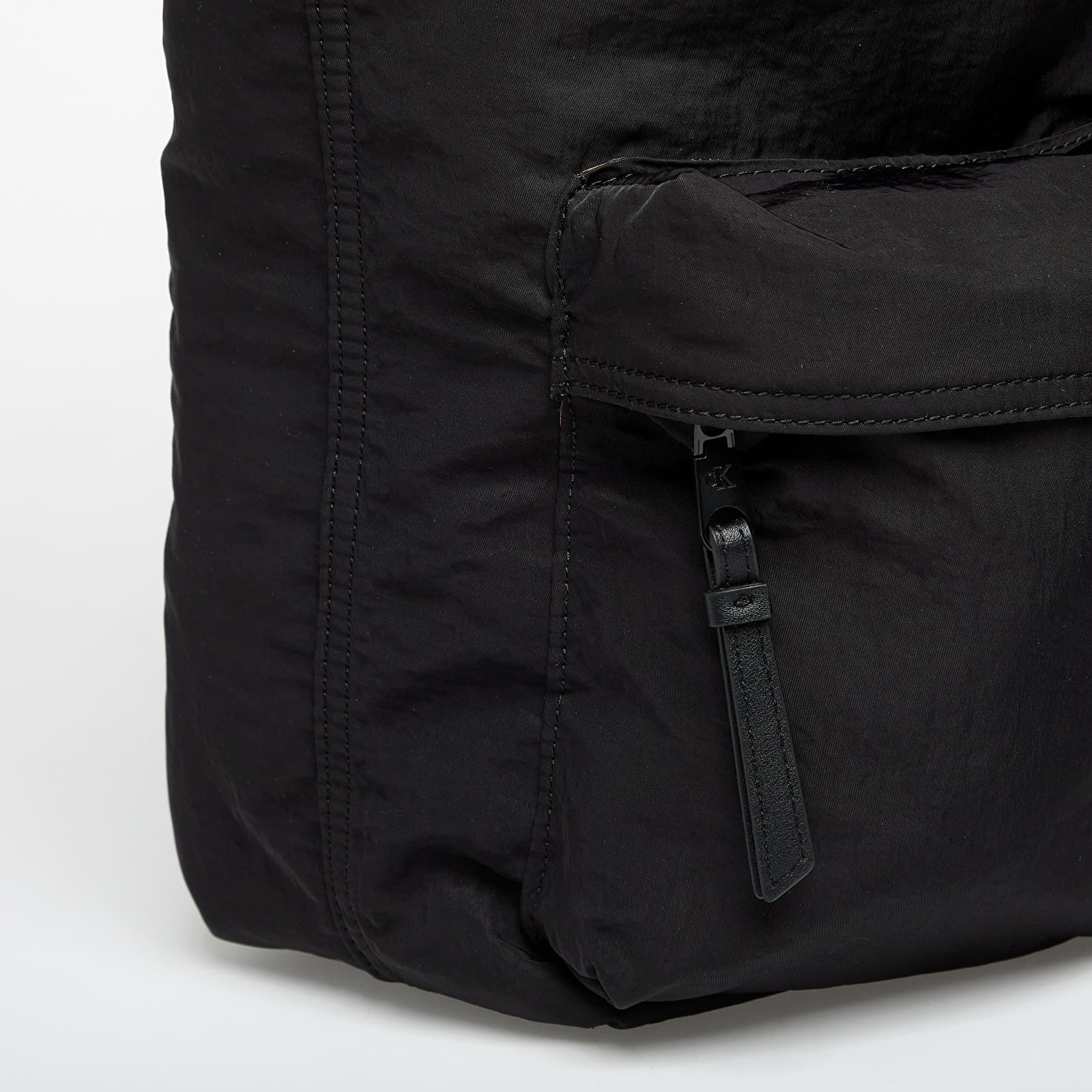 Plecaki męskie Calvin Klein Jeans Metro Nylon Flap Bagpack Black