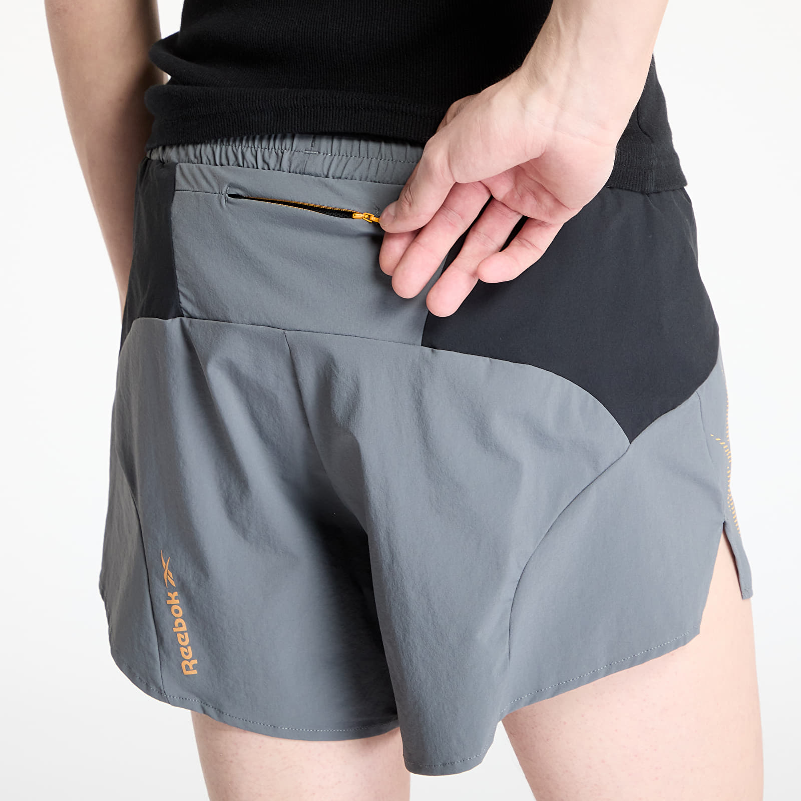 Men's shorts Reebok Run Shorts Grey 3/ Washed Black