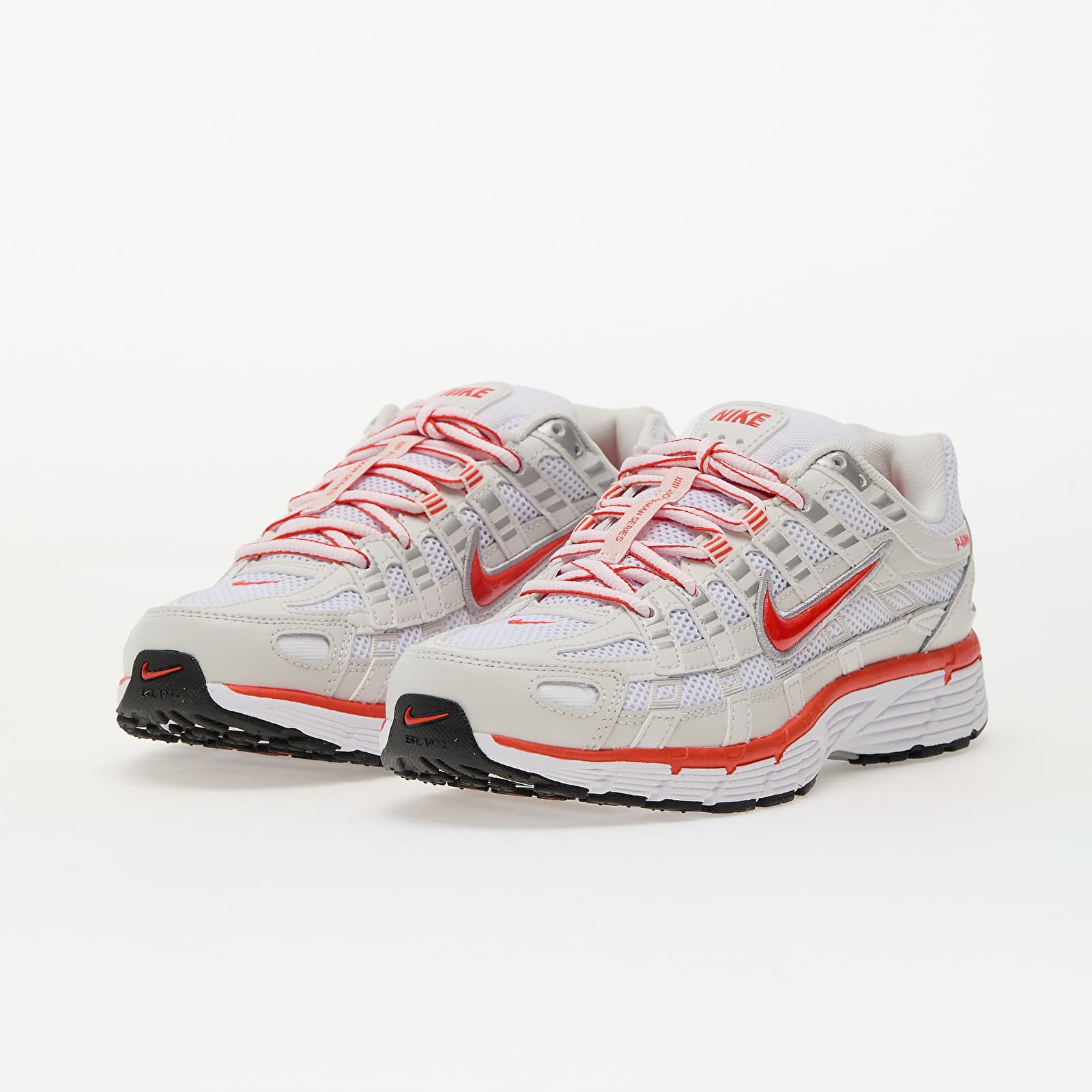 Naiste tossud ja kingad Nike W P-6000 White/ Picante Red-Platinum Tint-Black