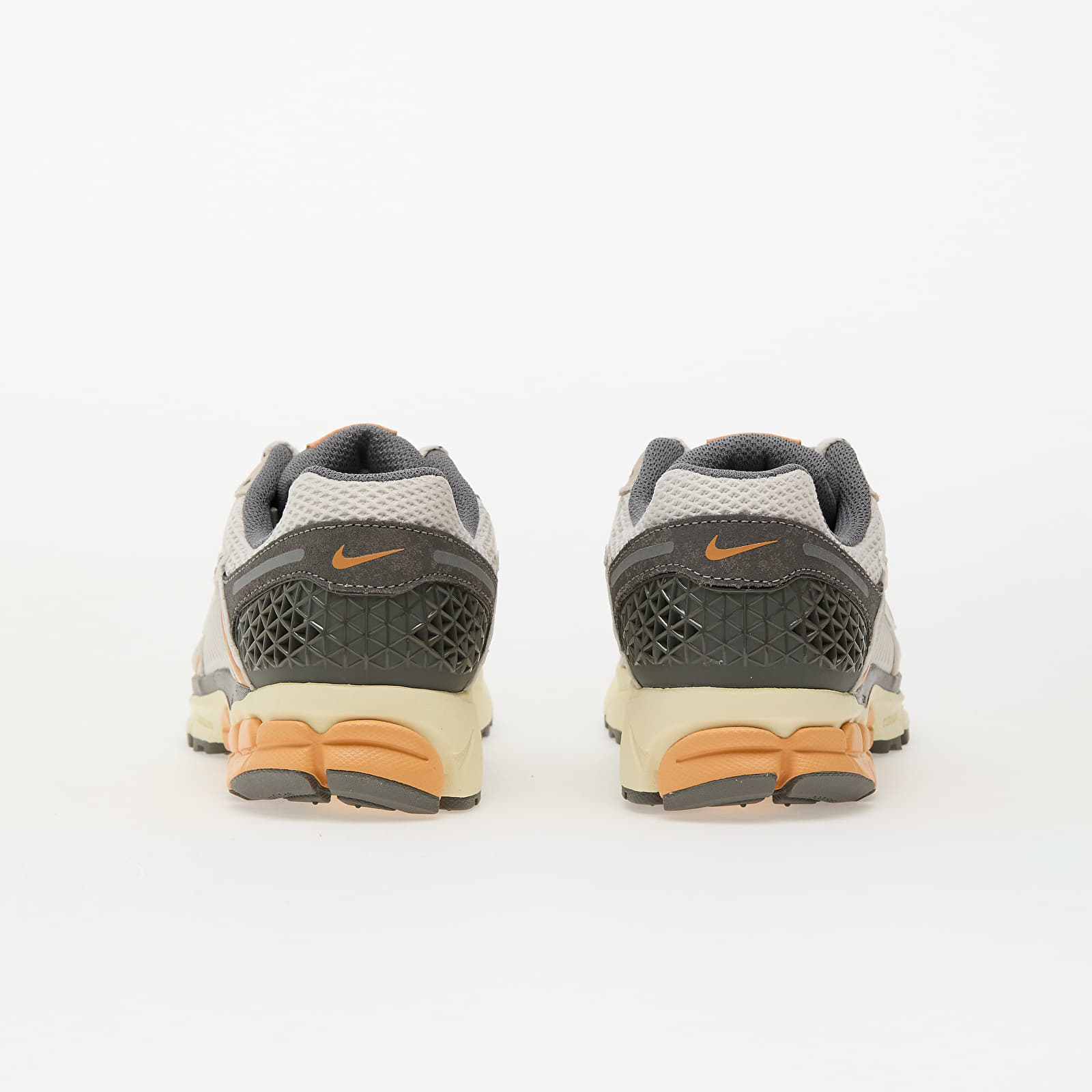 Pánské tenisky a boty Nike Zoom Vomero 5 Phantom/ Flat Pewter-Copper Moon