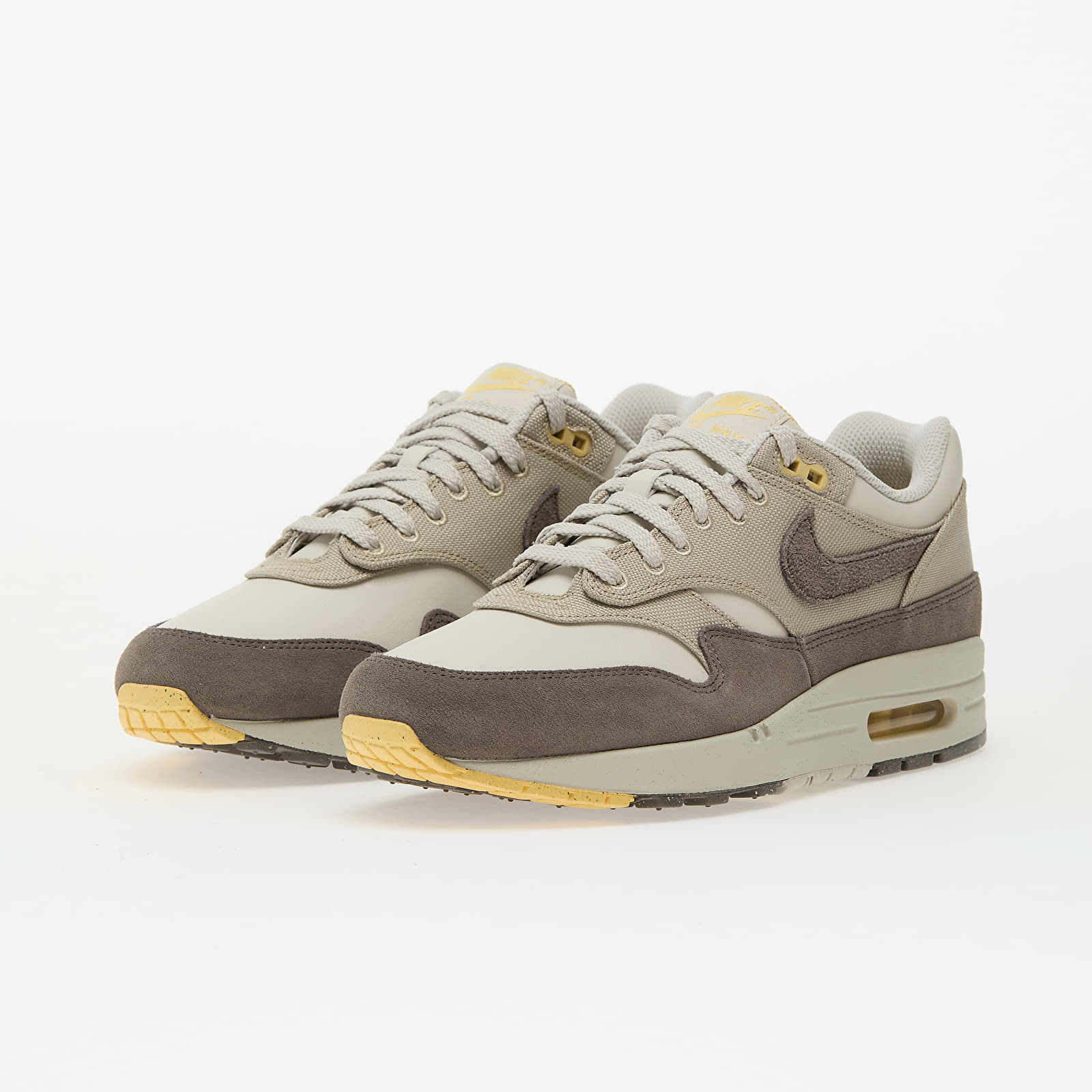 Meeste tossud ja kingad Nike Air Max 1 Prem Light Bone/ Cave Stone-Chamois
