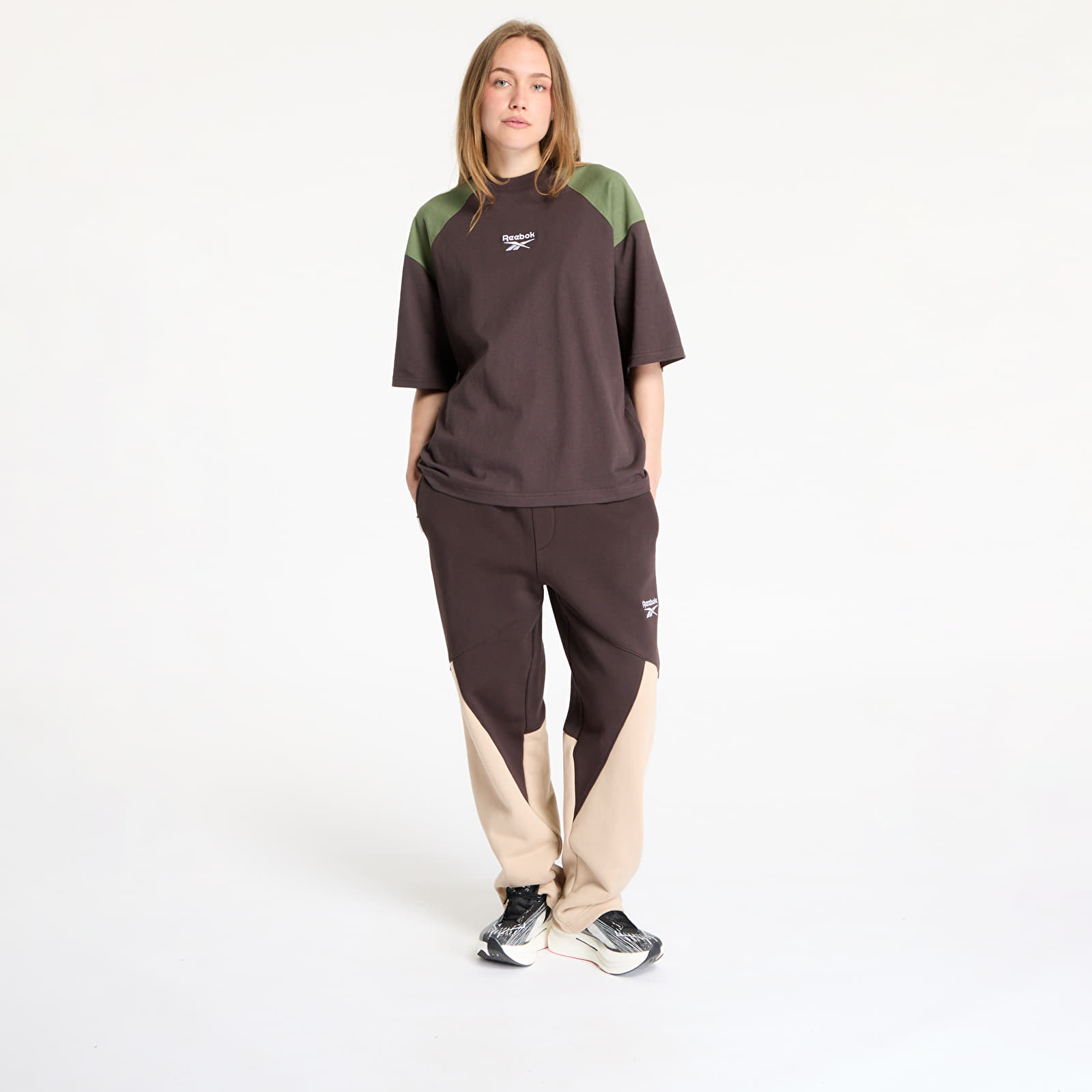 T-shirts för män Reebok Cotton Shortsleeve T-Shirt UNISEX Unearthed Brown/ Breakaway Green