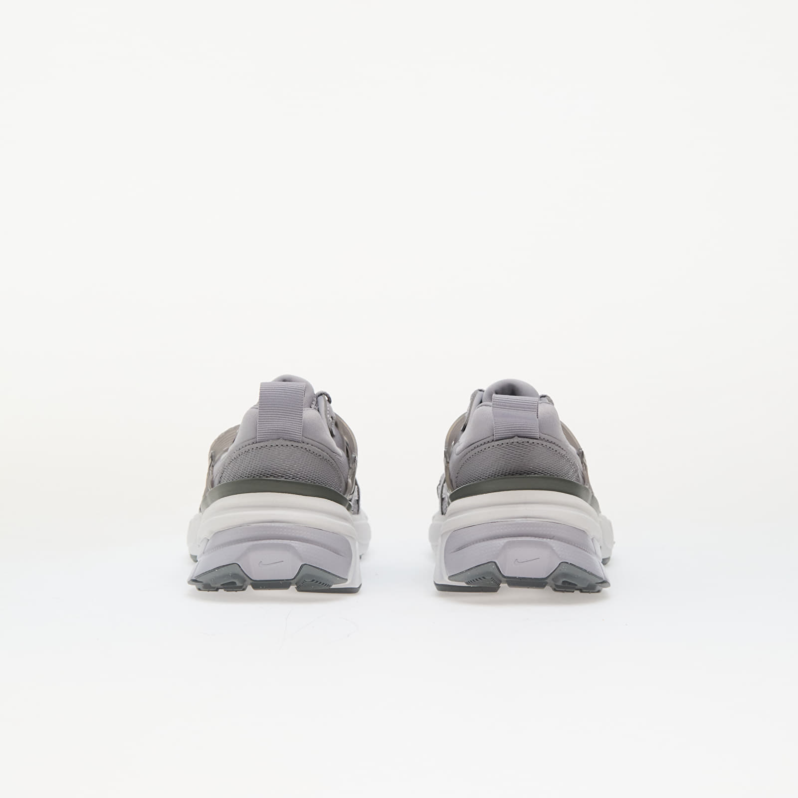 Naiste tossud ja kingad Nike W V2K Run Cement Grey/ Cement Grey-Pewter