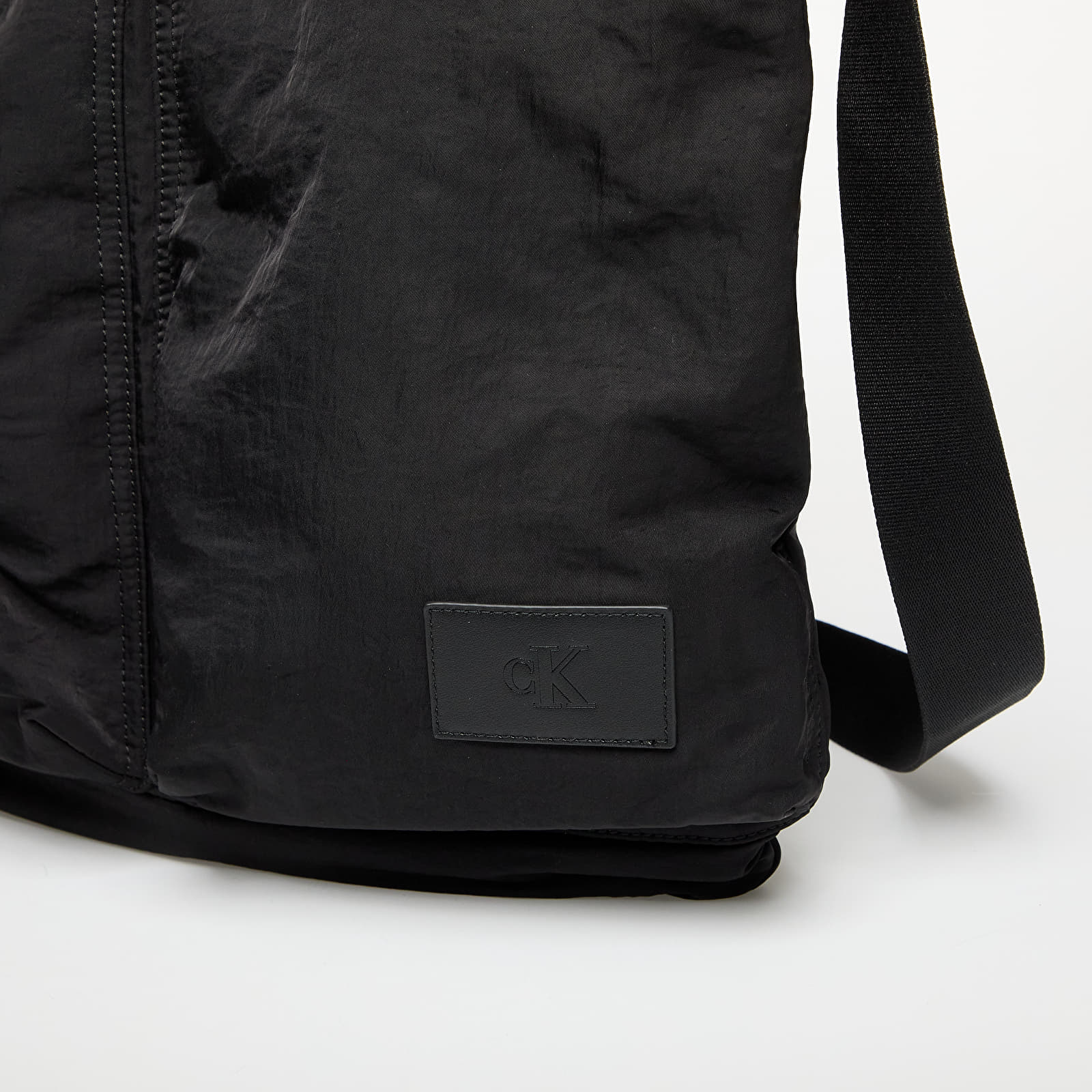 Õlakotid Calvin Klein Jeans Metro Nylon Helmet Bag Black